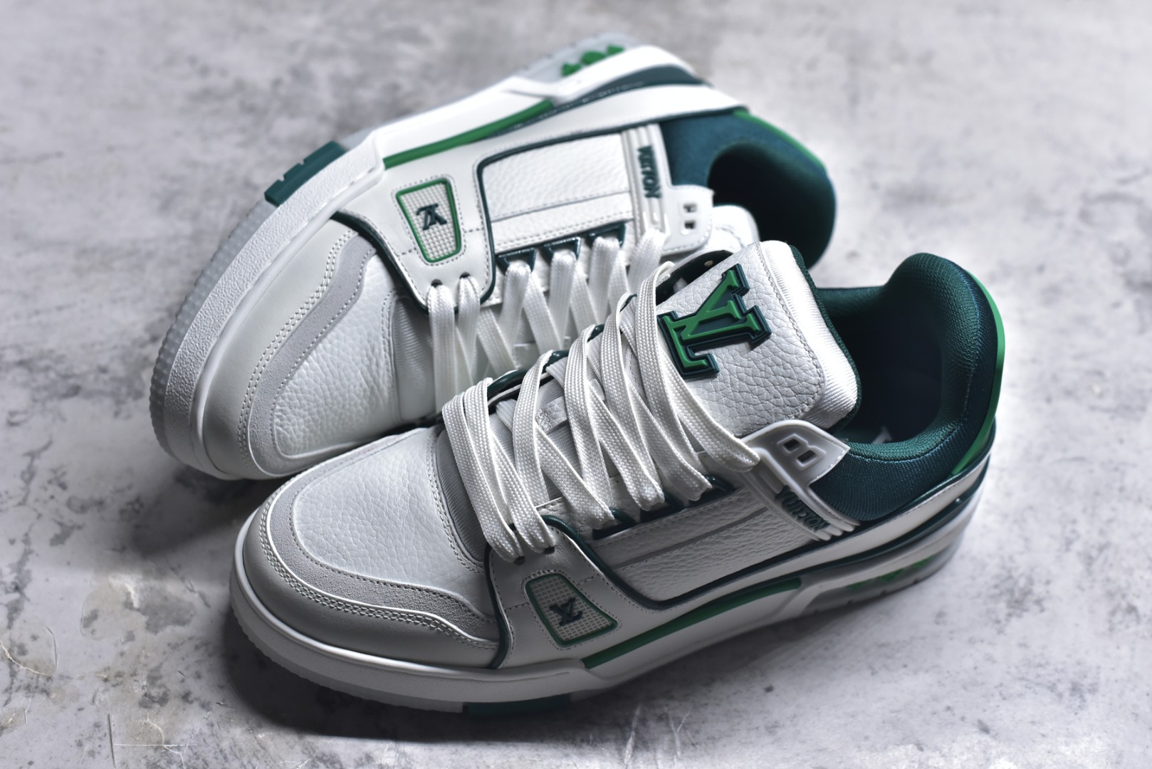 图片[7]-#AM-甄选 碾压市场7××版本 独家𝑻𝒓𝒂𝒊𝒏𝒆𝒓 现货入库💪🏻 救市品质 走量拉新神器 独家高定版最强平替 价格优势碾压市场 救市批次 高端零售 外贸专供 原版购入开发 正确空胶工艺 ZP级全套包装 完美楦型 正确卡色 大底TPU 质感媲美原版 细节与原版一致 注意区分市面通货 比肩高定 尺码：39-46-选品中心