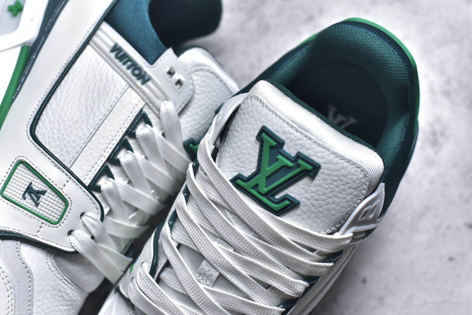 图片[9]-#AM-甄选 碾压市场7××版本 独家𝑻𝒓𝒂𝒊𝒏𝒆𝒓 现货入库💪🏻 救市品质 走量拉新神器 独家高定版最强平替 价格优势碾压市场 救市批次 高端零售 外贸专供 原版购入开发 正确空胶工艺 ZP级全套包装 完美楦型 正确卡色 大底TPU 质感媲美原版 细节与原版一致 注意区分市面通货 比肩高定 尺码：39-46-选品中心