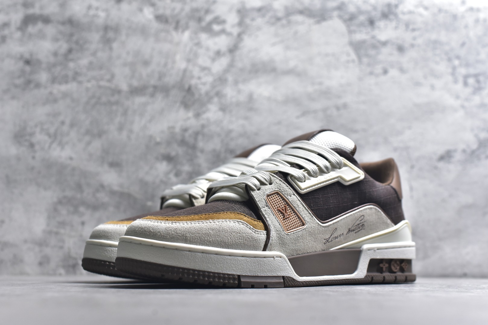 图片[2]-#AM-甄选 碾压市场7××版本 独家𝑻𝒓𝒂𝒊𝒏𝒆𝒓 现货入库💪🏻 救市品质 走量拉新神器 独家高定版最强平替 价格优势碾压市场 救市批次 高端零售 外贸专供 原版购入开发 正确空胶工艺 ZP级全套包装 完美楦型 正确卡色 大底TPU 质感媲美原版 细节与原版一致 注意区分市面通货 比肩高定 尺码：35-46-选品中心