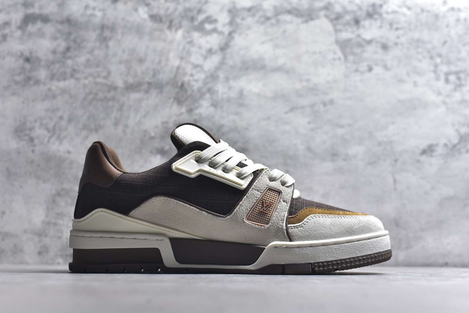 图片[3]-#AM-甄选 碾压市场7××版本 独家𝑻𝒓𝒂𝒊𝒏𝒆𝒓 现货入库💪🏻 救市品质 走量拉新神器 独家高定版最强平替 价格优势碾压市场 救市批次 高端零售 外贸专供 原版购入开发 正确空胶工艺 ZP级全套包装 完美楦型 正确卡色 大底TPU 质感媲美原版 细节与原版一致 注意区分市面通货 比肩高定 尺码：35-46-选品中心