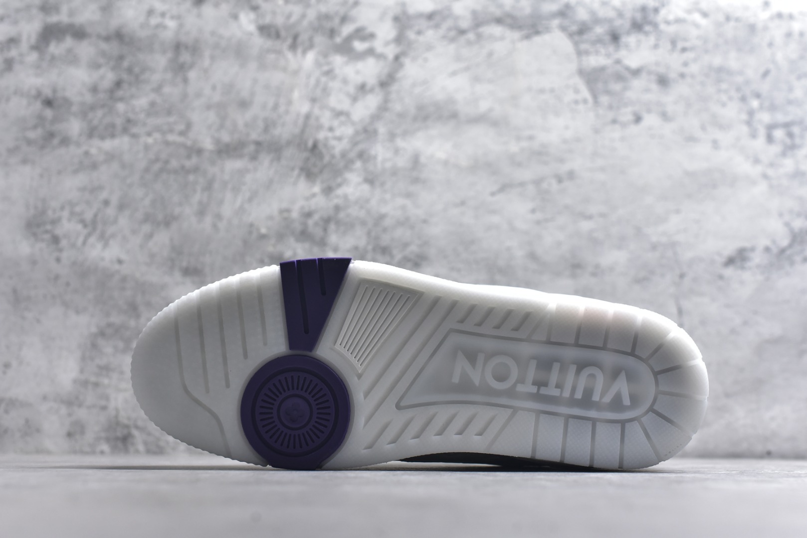 图片[6]-#AM-甄选 碾压市场7××版本 独家𝑻𝒓𝒂𝒊𝒏𝒆𝒓 现货入库💪🏻 救市品质 走量拉新神器 独家高定版最强平替 价格优势碾压市场 救市批次 高端零售 外贸专供 原版购入开发 正确空胶工艺 ZP级全套包装 完美楦型 正确卡色 大底TPU 质感媲美原版 细节与原版一致 注意区分市面通货 比肩高定 尺码：39-46-选品中心