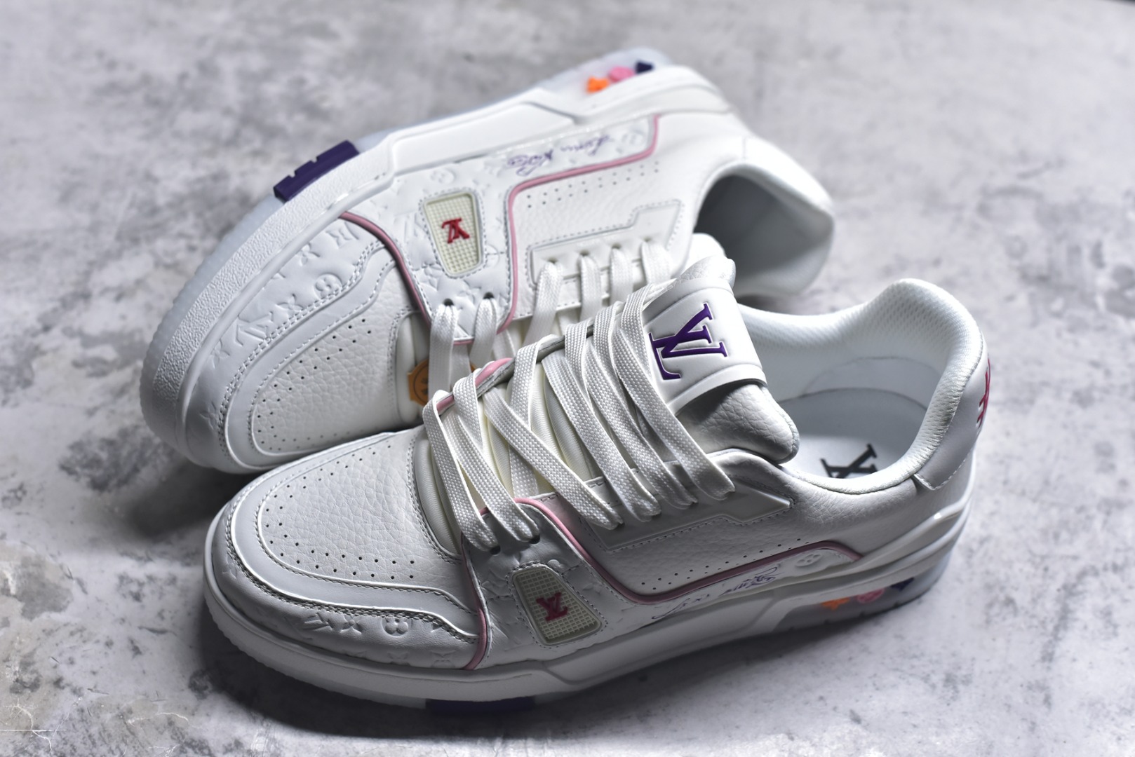 图片[7]-#AM-甄选 碾压市场7××版本 独家𝑻𝒓𝒂𝒊𝒏𝒆𝒓 现货入库💪🏻 救市品质 走量拉新神器 独家高定版最强平替 价格优势碾压市场 救市批次 高端零售 外贸专供 原版购入开发 正确空胶工艺 ZP级全套包装 完美楦型 正确卡色 大底TPU 质感媲美原版 细节与原版一致 注意区分市面通货 比肩高定 尺码：39-46-选品中心