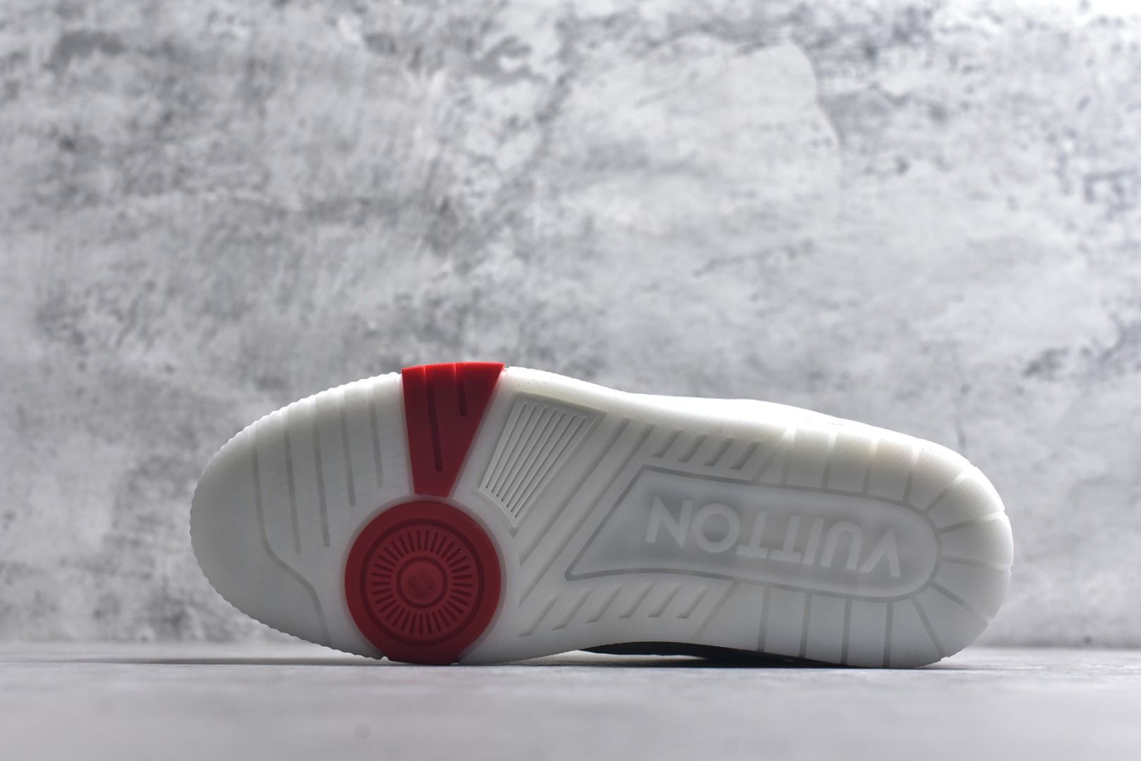 图片[6]-#AM-甄选 碾压市场7××版本 独家𝑻𝒓𝒂𝒊𝒏𝒆𝒓 现货入库💪🏻 救市品质 走量拉新神器 独家高定版最强平替 价格优势碾压市场 救市批次 高端零售 外贸专供 原版购入开发 正确空胶工艺 ZP级全套包装 完美楦型 正确卡色 大底TPU 质感媲美原版 细节与原版一致 注意区分市面通货 比肩高定 尺码：39-46-选品中心