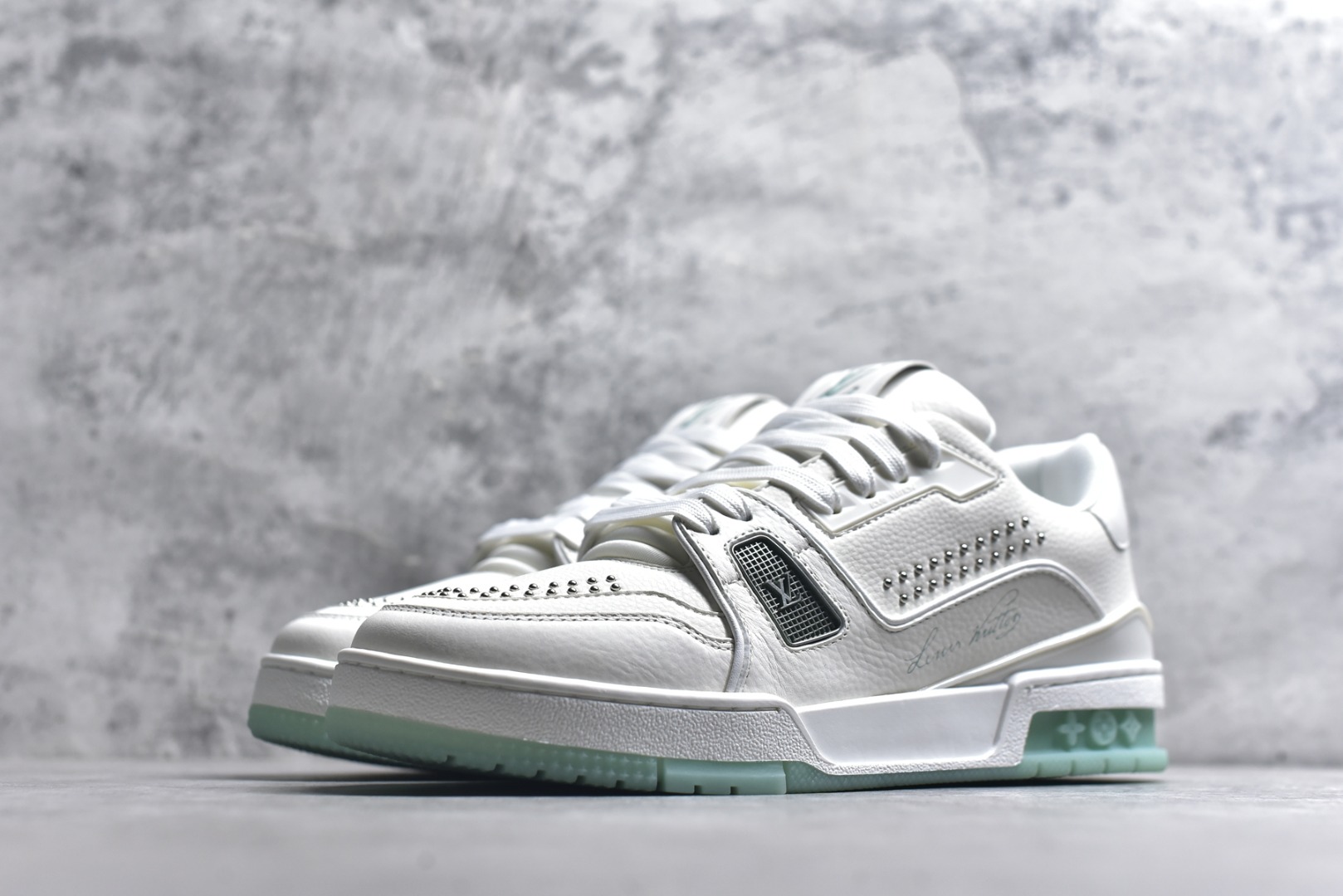 图片[2]-#AM-甄选 碾压市场7××版本 独家𝑻𝒓𝒂𝒊𝒏𝒆𝒓 现货入库💪🏻 救市品质 走量拉新神器 独家高定版最强平替 价格优势碾压市场 救市批次 高端零售 外贸专供 原版购入开发 正确空胶工艺 ZP级全套包装 完美楦型 正确卡色 大底TPU 质感媲美原版 细节与原版一致 注意区分市面通货 比肩高定 尺码：39-46-选品中心