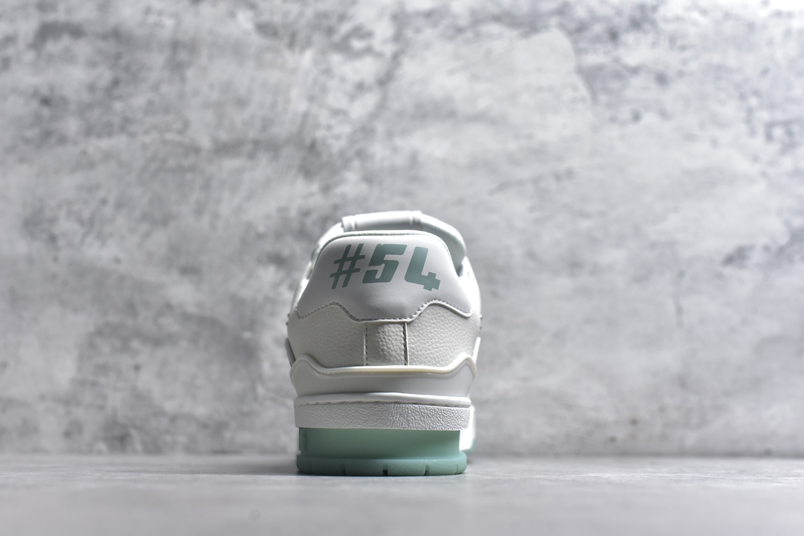 图片[5]-#AM-甄选 碾压市场7××版本 独家𝑻𝒓𝒂𝒊𝒏𝒆𝒓 现货入库💪🏻 救市品质 走量拉新神器 独家高定版最强平替 价格优势碾压市场 救市批次 高端零售 外贸专供 原版购入开发 正确空胶工艺 ZP级全套包装 完美楦型 正确卡色 大底TPU 质感媲美原版 细节与原版一致 注意区分市面通货 比肩高定 尺码：39-46-选品中心