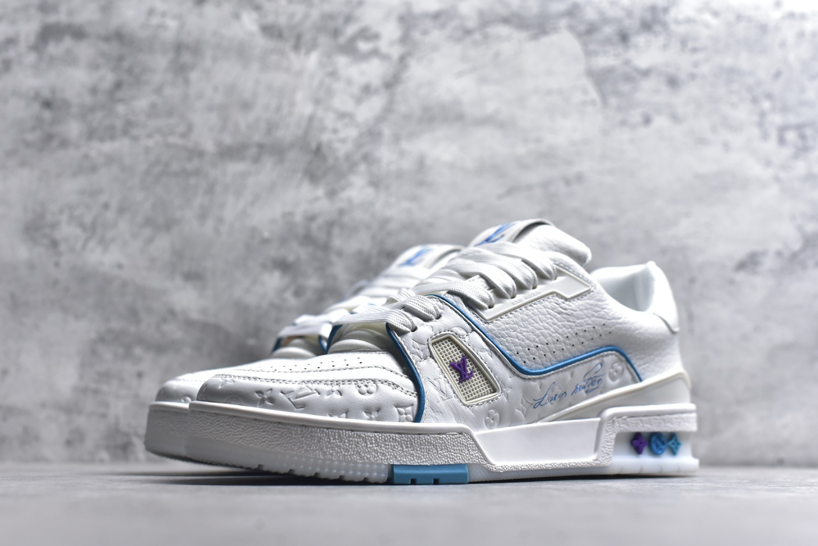 图片[2]-#AM-甄选 碾压市场7××版本 独家𝑻𝒓𝒂𝒊𝒏𝒆𝒓 现货入库💪🏻 救市品质 走量拉新神器 独家高定版最强平替 价格优势碾压市场 救市批次 高端零售 外贸专供 原版购入开发 正确空胶工艺 ZP级全套包装 完美楦型 正确卡色 大底TPU 质感媲美原版 细节与原版一致 注意区分市面通货 比肩高定 尺码：39-46-选品中心