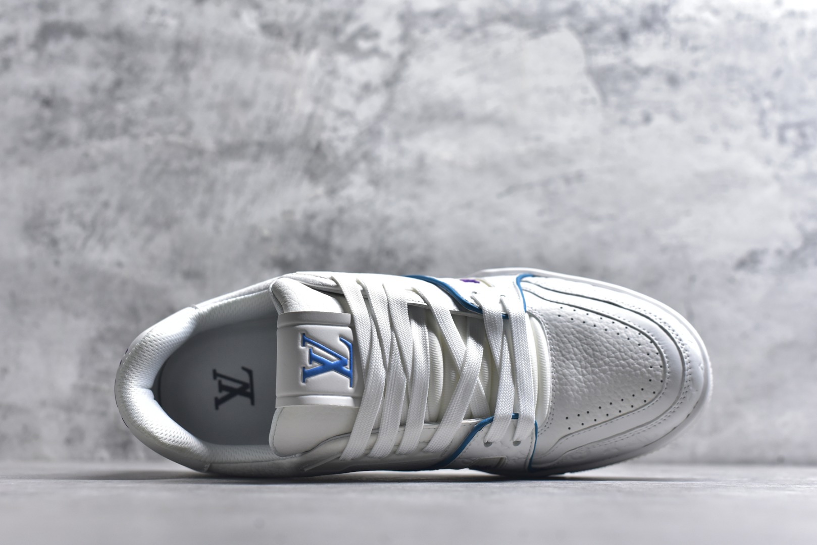 图片[4]-#AM-甄选 碾压市场7××版本 独家𝑻𝒓𝒂𝒊𝒏𝒆𝒓 现货入库💪🏻 救市品质 走量拉新神器 独家高定版最强平替 价格优势碾压市场 救市批次 高端零售 外贸专供 原版购入开发 正确空胶工艺 ZP级全套包装 完美楦型 正确卡色 大底TPU 质感媲美原版 细节与原版一致 注意区分市面通货 比肩高定 尺码：39-46-选品中心