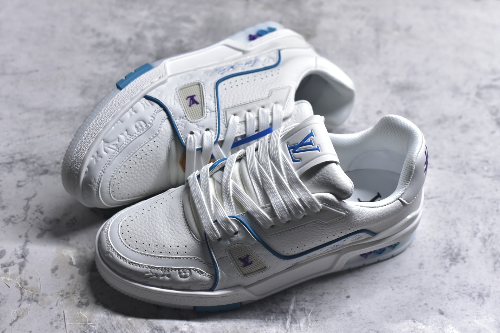 图片[7]-#AM-甄选 碾压市场7××版本 独家𝑻𝒓𝒂𝒊𝒏𝒆𝒓 现货入库💪🏻 救市品质 走量拉新神器 独家高定版最强平替 价格优势碾压市场 救市批次 高端零售 外贸专供 原版购入开发 正确空胶工艺 ZP级全套包装 完美楦型 正确卡色 大底TPU 质感媲美原版 细节与原版一致 注意区分市面通货 比肩高定 尺码：39-46-选品中心