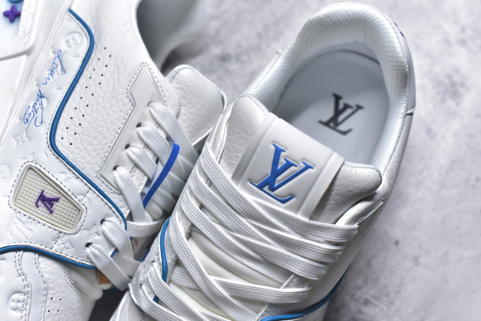 图片[9]-#AM-甄选 碾压市场7××版本 独家𝑻𝒓𝒂𝒊𝒏𝒆𝒓 现货入库💪🏻 救市品质 走量拉新神器 独家高定版最强平替 价格优势碾压市场 救市批次 高端零售 外贸专供 原版购入开发 正确空胶工艺 ZP级全套包装 完美楦型 正确卡色 大底TPU 质感媲美原版 细节与原版一致 注意区分市面通货 比肩高定 尺码：39-46-选品中心