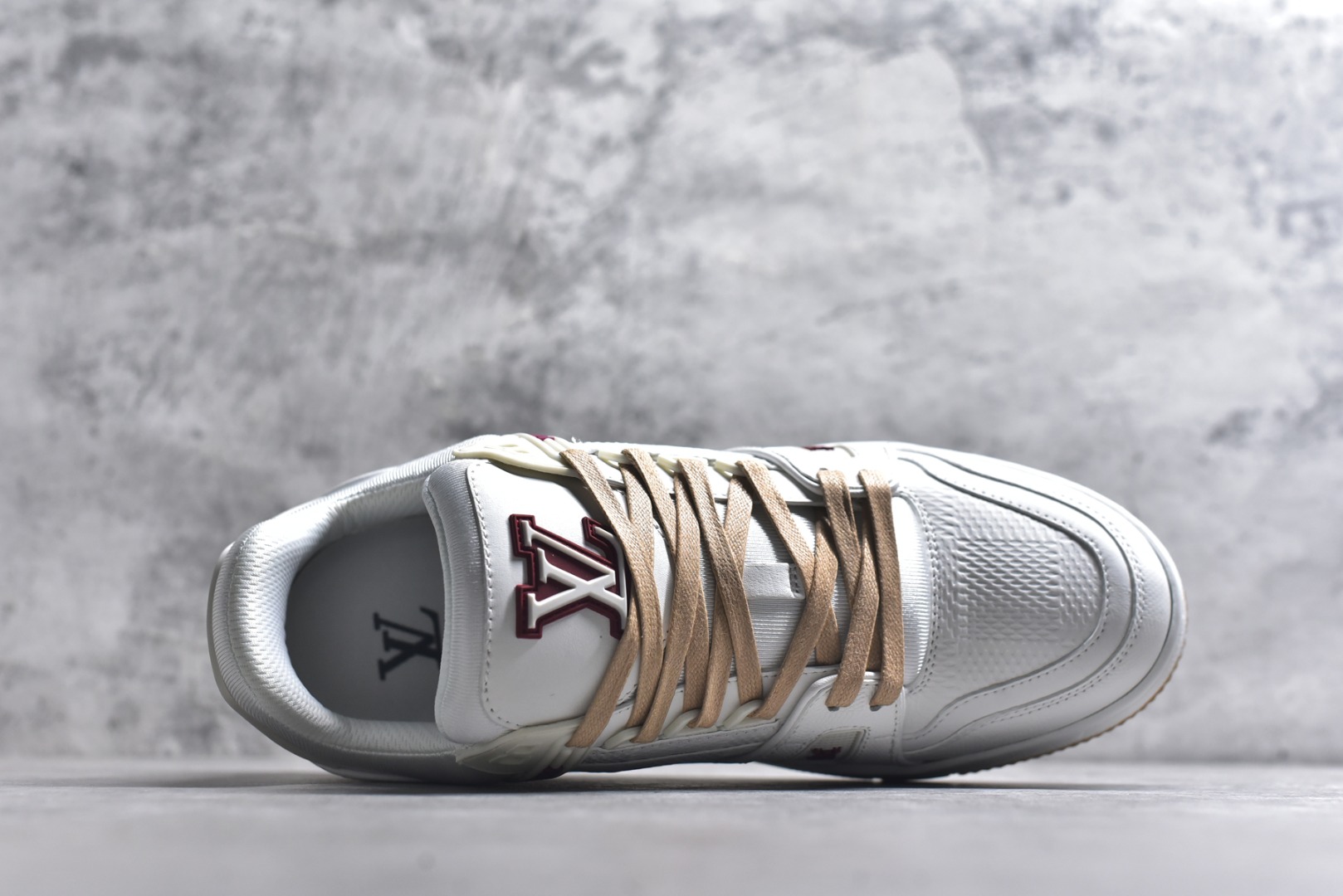 图片[4]-#AM-甄选 碾压市场7××版本 独家𝑻𝒓𝒂𝒊𝒏𝒆𝒓 现货入库💪🏻 救市品质 走量拉新神器 独家高定版最强平替 价格优势碾压市场 救市批次 高端零售 外贸专供 原版购入开发 正确空胶工艺 ZP级全套包装 完美楦型 正确卡色 大底TPU 质感媲美原版 细节与原版一致 注意区分市面通货 比肩高定 尺码：39-46-选品中心