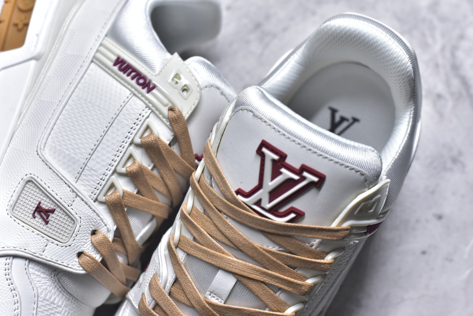 图片[9]-#AM-甄选 碾压市场7××版本 独家𝑻𝒓𝒂𝒊𝒏𝒆𝒓 现货入库💪🏻 救市品质 走量拉新神器 独家高定版最强平替 价格优势碾压市场 救市批次 高端零售 外贸专供 原版购入开发 正确空胶工艺 ZP级全套包装 完美楦型 正确卡色 大底TPU 质感媲美原版 细节与原版一致 注意区分市面通货 比肩高定 尺码：39-46-选品中心