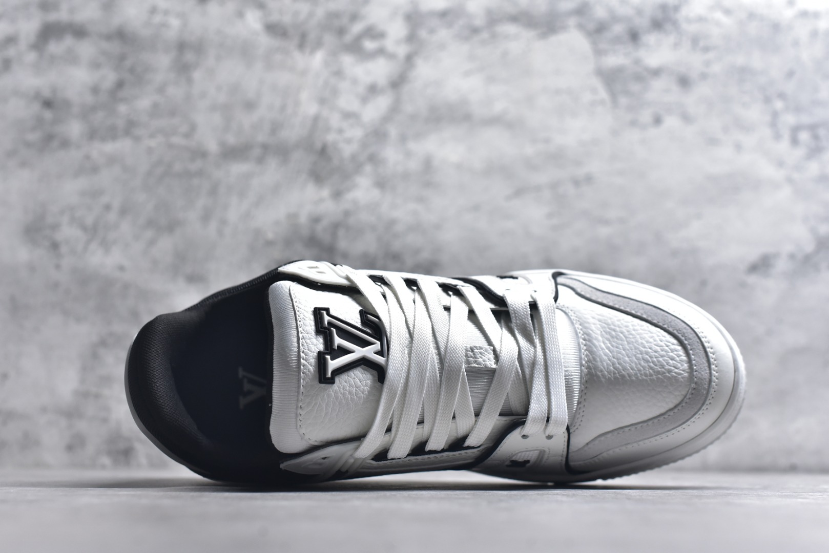 图片[4]-#AM-甄选 碾压市场7××版本 独家𝑻𝒓𝒂𝒊𝒏𝒆𝒓 现货入库💪🏻 救市品质 走量拉新神器 独家高定版最强平替 价格优势碾压市场 救市批次 高端零售 外贸专供 原版购入开发 正确空胶工艺 ZP级全套包装 完美楦型 正确卡色 大底TPU 质感媲美原版 细节与原版一致 注意区分市面通货 比肩高定 尺码：39-46-选品中心