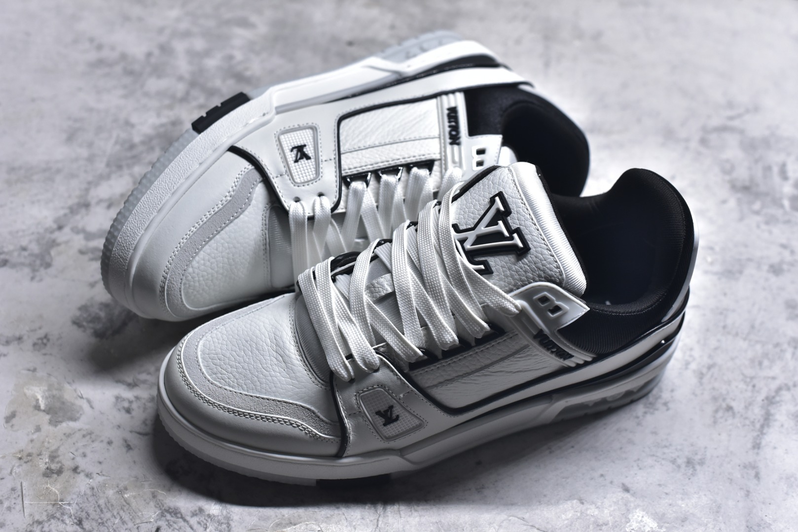 图片[7]-#AM-甄选 碾压市场7××版本 独家𝑻𝒓𝒂𝒊𝒏𝒆𝒓 现货入库💪🏻 救市品质 走量拉新神器 独家高定版最强平替 价格优势碾压市场 救市批次 高端零售 外贸专供 原版购入开发 正确空胶工艺 ZP级全套包装 完美楦型 正确卡色 大底TPU 质感媲美原版 细节与原版一致 注意区分市面通货 比肩高定 尺码：39-46-选品中心