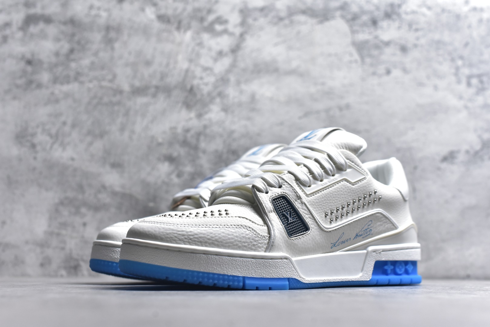 图片[2]-#AM-甄选 碾压市场7××版本 独家𝑻𝒓𝒂𝒊𝒏𝒆𝒓 现货入库💪🏻 救市品质 走量拉新神器 独家高定版最强平替 价格优势碾压市场 救市批次 高端零售 外贸专供 原版购入开发 正确空胶工艺 ZP级全套包装 完美楦型 正确卡色 大底TPU 质感媲美原版 细节与原版一致 注意区分市面通货 比肩高定 尺码：39-46-选品中心