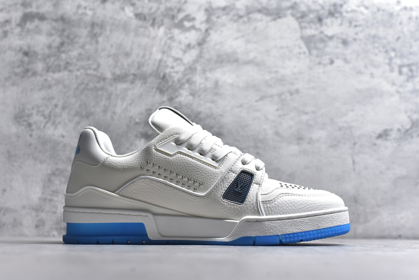 图片[3]-#AM-甄选 碾压市场7××版本 独家𝑻𝒓𝒂𝒊𝒏𝒆𝒓 现货入库💪🏻 救市品质 走量拉新神器 独家高定版最强平替 价格优势碾压市场 救市批次 高端零售 外贸专供 原版购入开发 正确空胶工艺 ZP级全套包装 完美楦型 正确卡色 大底TPU 质感媲美原版 细节与原版一致 注意区分市面通货 比肩高定 尺码：39-46-选品中心