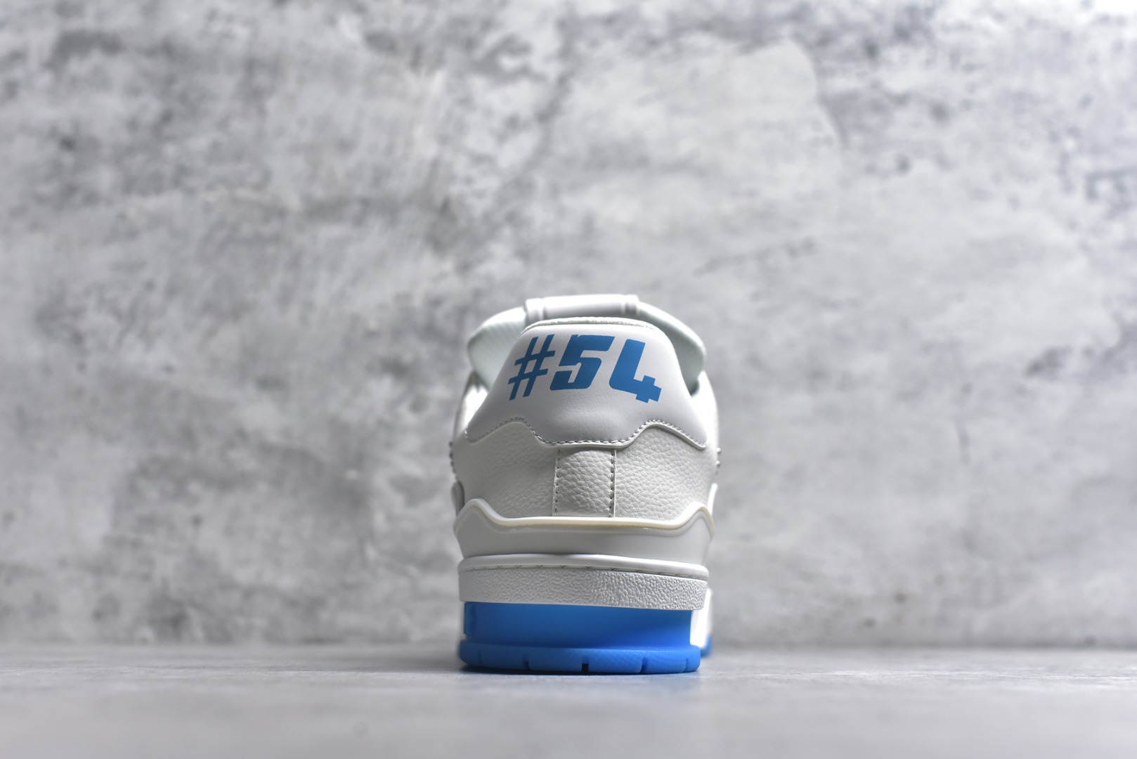 图片[5]-#AM-甄选 碾压市场7××版本 独家𝑻𝒓𝒂𝒊𝒏𝒆𝒓 现货入库💪🏻 救市品质 走量拉新神器 独家高定版最强平替 价格优势碾压市场 救市批次 高端零售 外贸专供 原版购入开发 正确空胶工艺 ZP级全套包装 完美楦型 正确卡色 大底TPU 质感媲美原版 细节与原版一致 注意区分市面通货 比肩高定 尺码：39-46-选品中心