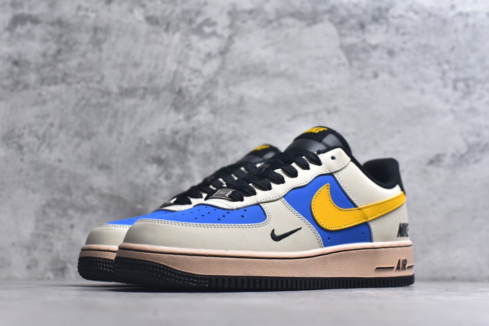 图片[2]-#海外限量发售！公司级NIke Air Force 1 \’07 Low NIKE–拼接缤纷 空军一号低帮 运动鞋 休闲鞋 折边针车 工艺难度大 原楦头原纸板 高级牛仔 高端定制鞋盒 原厂鞋底 超高清洁度 细节完美 货号：NH0601-577 尺码：36 36.5 37.5 38 38.5 39 40 40.5 41 42 42.5 43 44 44.5 45-选品中心