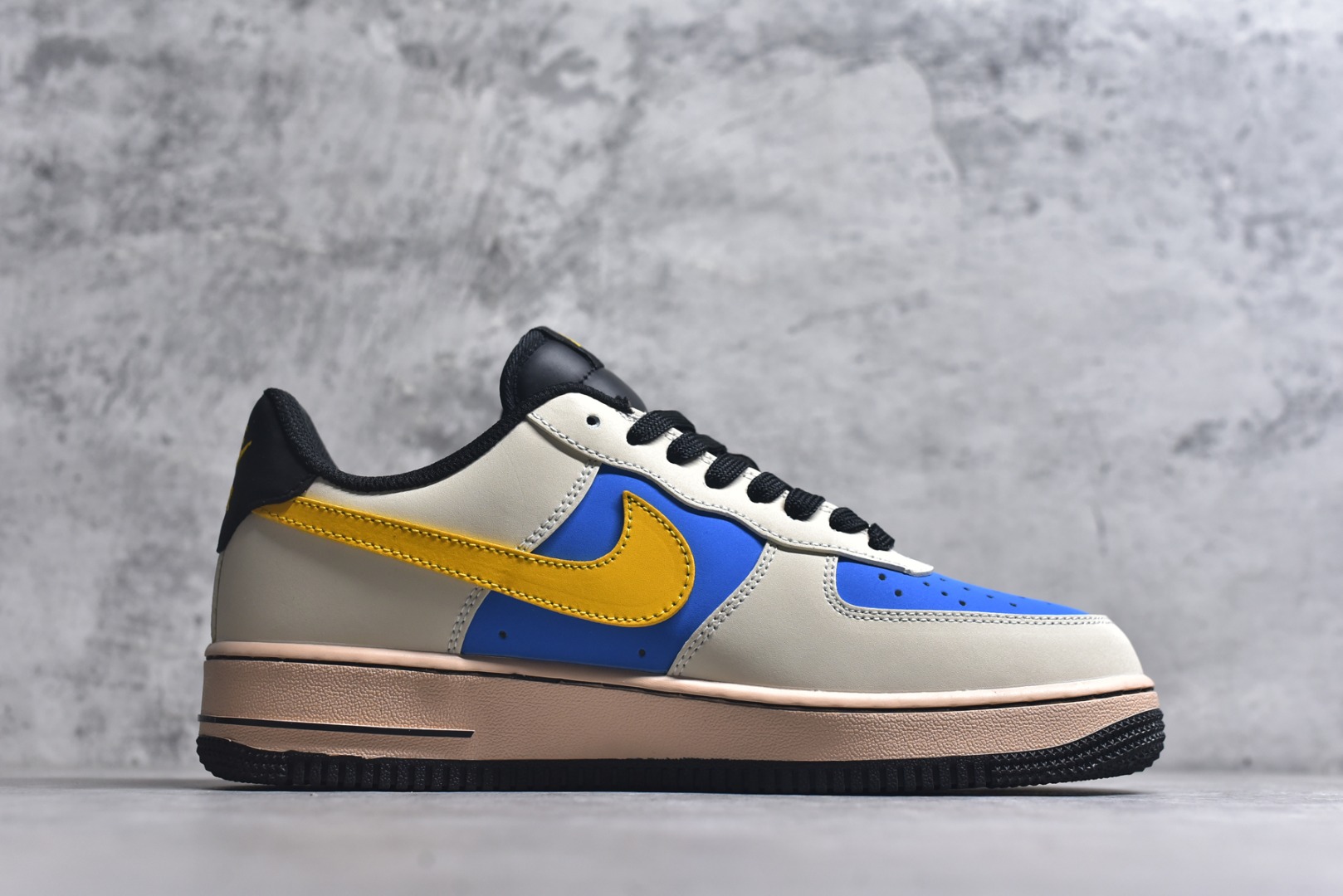图片[3]-#海外限量发售！公司级NIke Air Force 1 \’07 Low NIKE–拼接缤纷 空军一号低帮 运动鞋 休闲鞋 折边针车 工艺难度大 原楦头原纸板 高级牛仔 高端定制鞋盒 原厂鞋底 超高清洁度 细节完美 货号：NH0601-577 尺码：36 36.5 37.5 38 38.5 39 40 40.5 41 42 42.5 43 44 44.5 45-选品中心