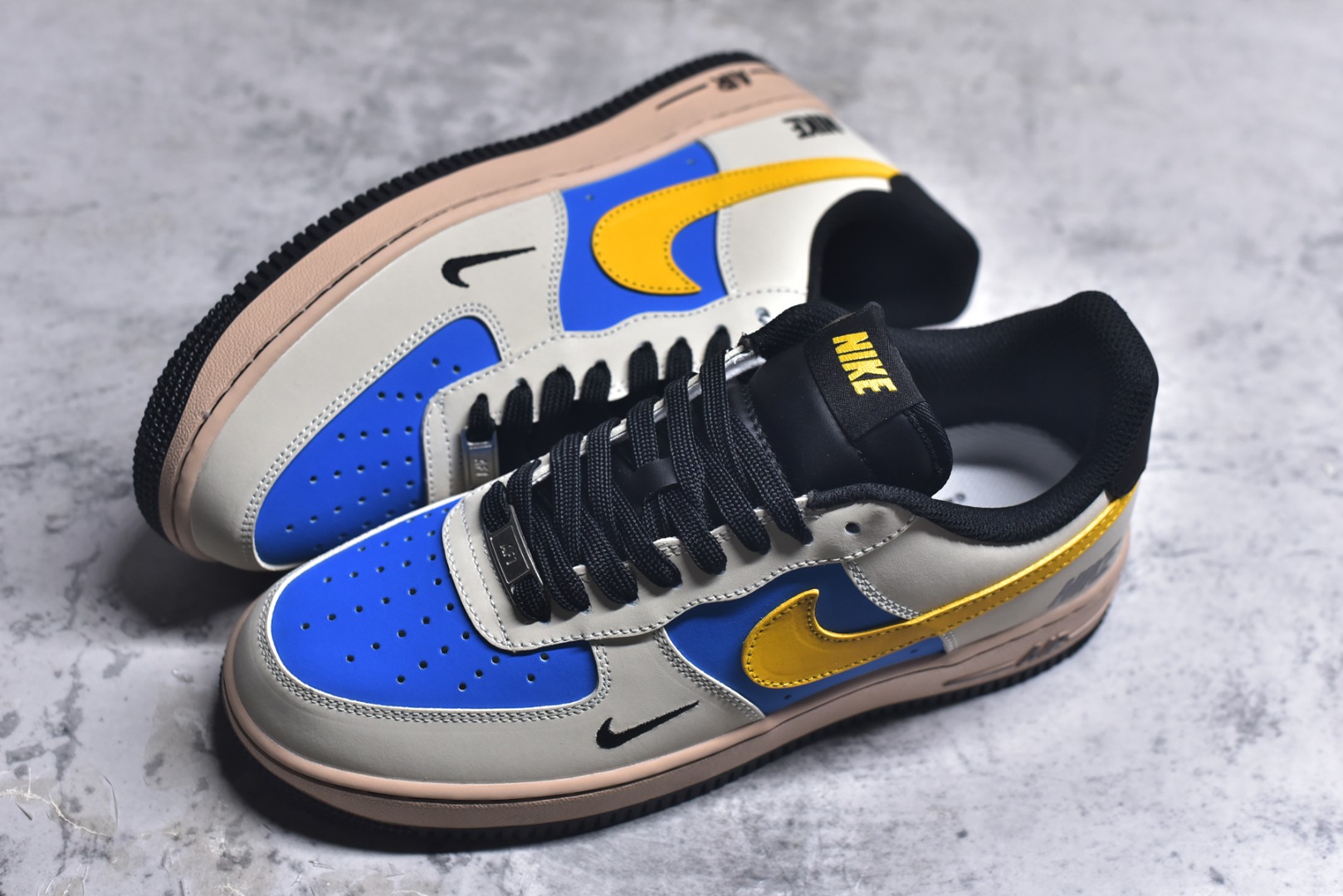 图片[7]-#海外限量发售！公司级NIke Air Force 1 \’07 Low NIKE–拼接缤纷 空军一号低帮 运动鞋 休闲鞋 折边针车 工艺难度大 原楦头原纸板 高级牛仔 高端定制鞋盒 原厂鞋底 超高清洁度 细节完美 货号：NH0601-577 尺码：36 36.5 37.5 38 38.5 39 40 40.5 41 42 42.5 43 44 44.5 45-选品中心