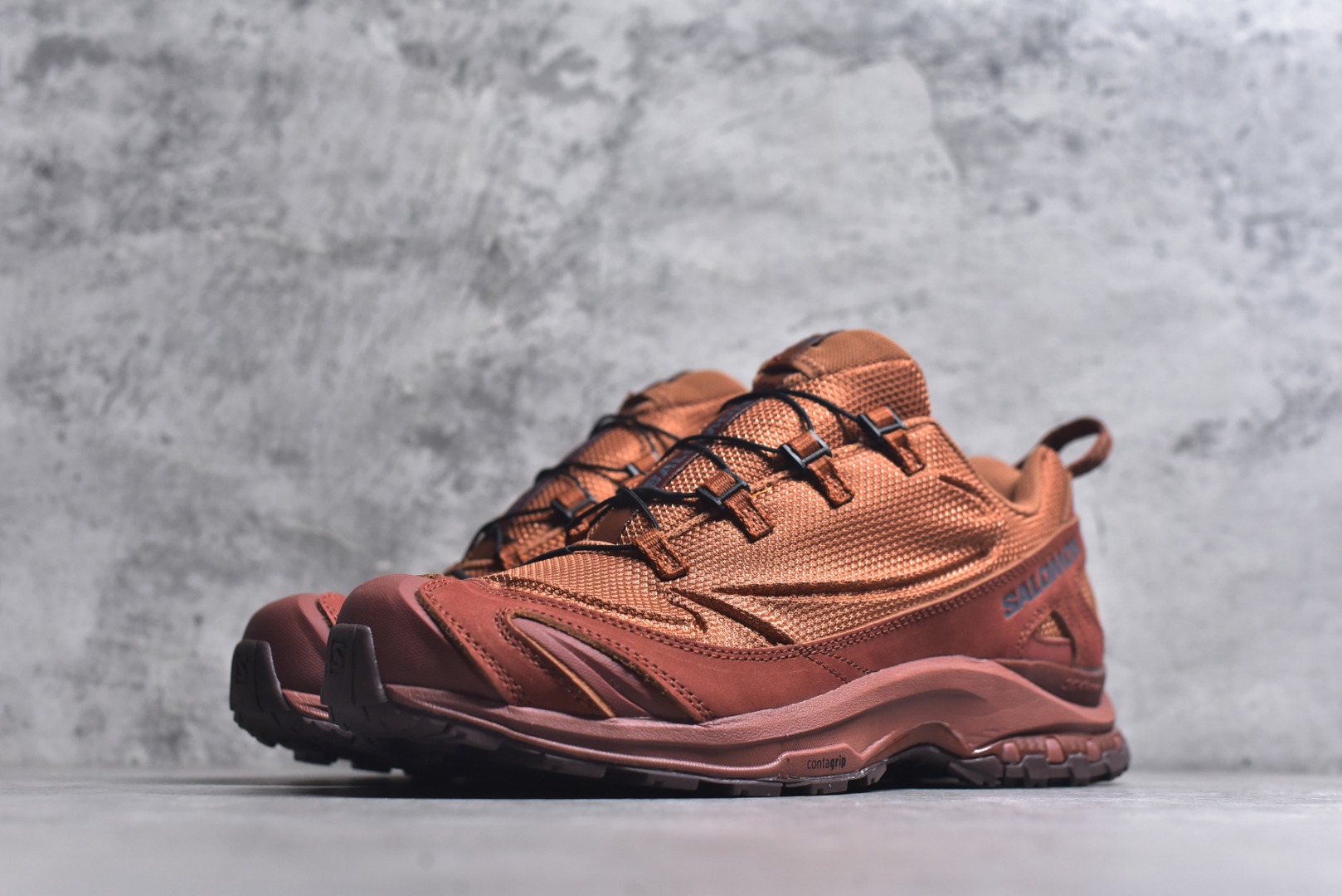 图片[2]-#Salomon萨洛蒙2025秋冬新款XA pro 3D 系列新色系跑步鞋休闲运动鞋 479615 中底搭载全掌玻璃纤维能量板和超厚弹性泡沫中底，跑动时推进力十足，缓震回馈很强，日常通勤或训练都很稳 鞋身长毛牛猄皮面设计，内层材质透气网面 穿着舒适度好 原版材质 原版大底 尺码：36-46-选品中心