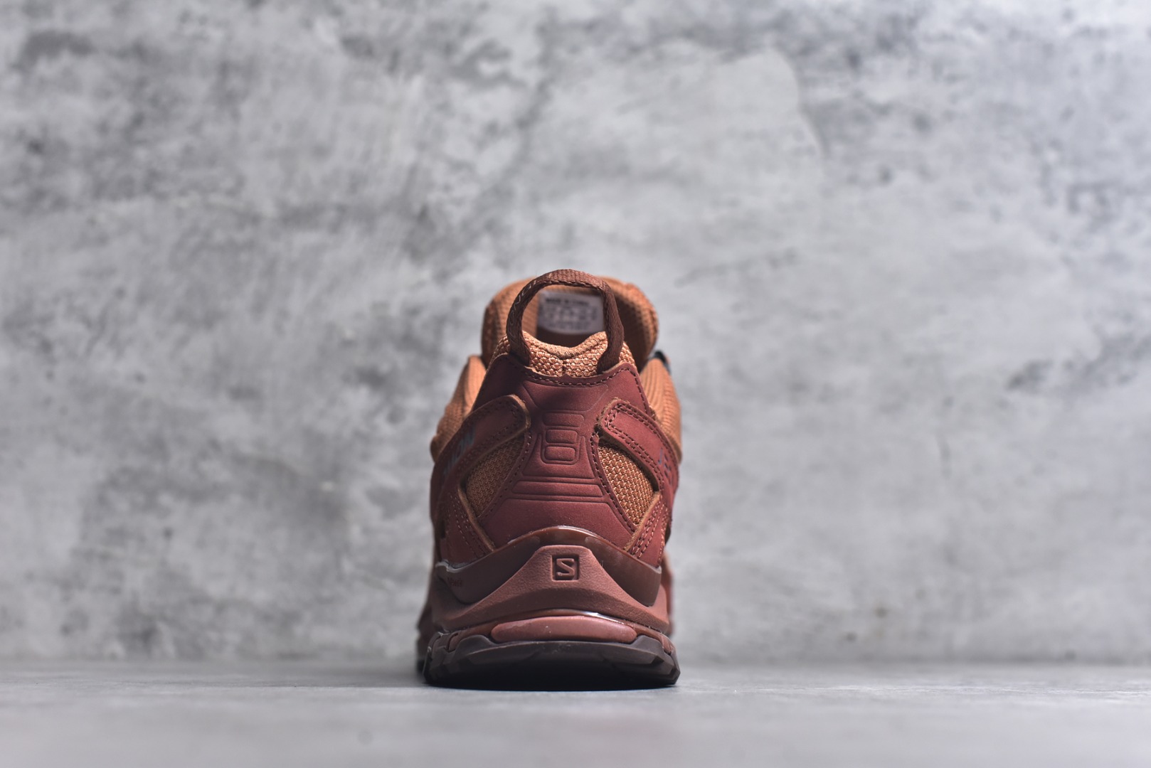 图片[5]-#Salomon萨洛蒙2025秋冬新款XA pro 3D 系列新色系跑步鞋休闲运动鞋 479615 中底搭载全掌玻璃纤维能量板和超厚弹性泡沫中底，跑动时推进力十足，缓震回馈很强，日常通勤或训练都很稳 鞋身长毛牛猄皮面设计，内层材质透气网面 穿着舒适度好 原版材质 原版大底 尺码：36-46-选品中心