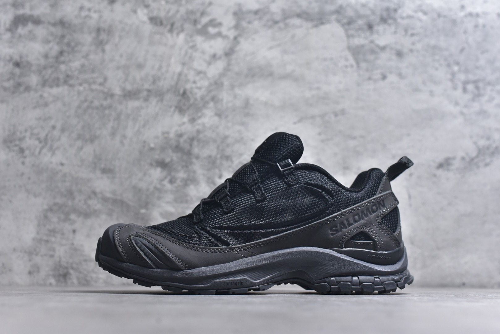 #Salomon萨洛蒙2025秋冬新款XA pro 3D 系列新色系跑步鞋休闲运动鞋 479616 中底搭载全掌玻璃纤维能量板和超厚弹性泡沫中底，跑动时推进力十足，缓震回馈很强，日常通勤或训练都很稳 鞋身长毛牛猄皮面设计，内层材质透气网面 穿着舒适度好 原版材质 原版大底 尺码：36-46-选品中心