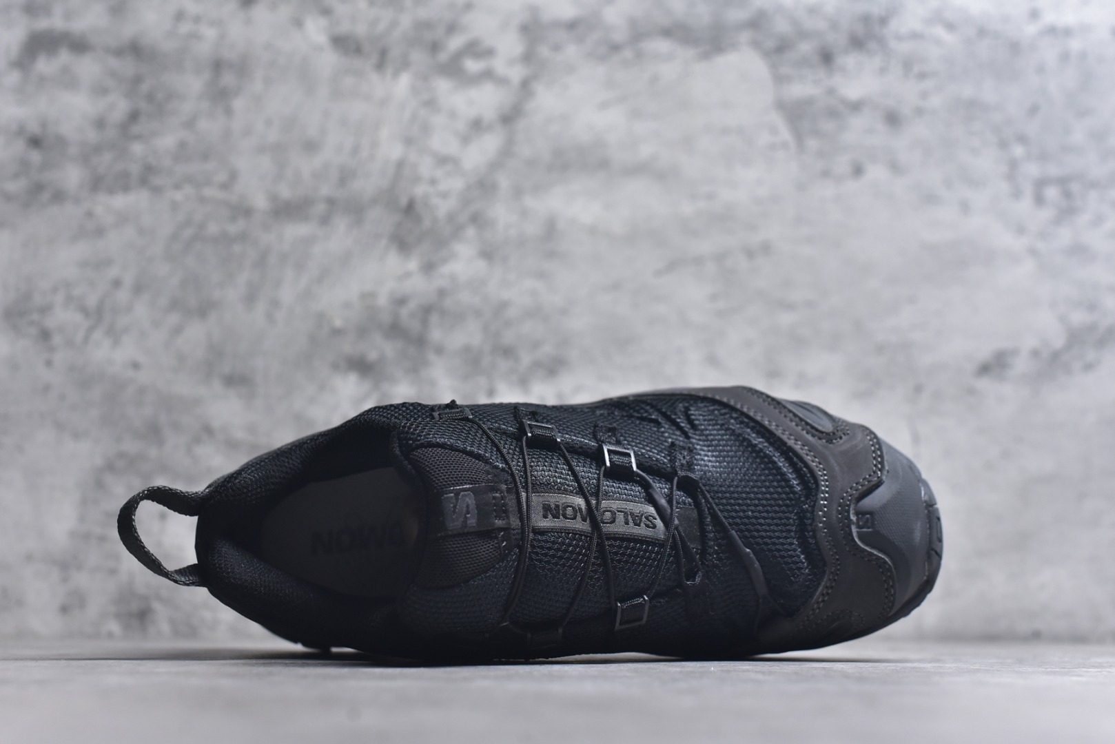 图片[4]-#Salomon萨洛蒙2025秋冬新款XA pro 3D 系列新色系跑步鞋休闲运动鞋 479616 中底搭载全掌玻璃纤维能量板和超厚弹性泡沫中底，跑动时推进力十足，缓震回馈很强，日常通勤或训练都很稳 鞋身长毛牛猄皮面设计，内层材质透气网面 穿着舒适度好 原版材质 原版大底 尺码：36-46-选品中心