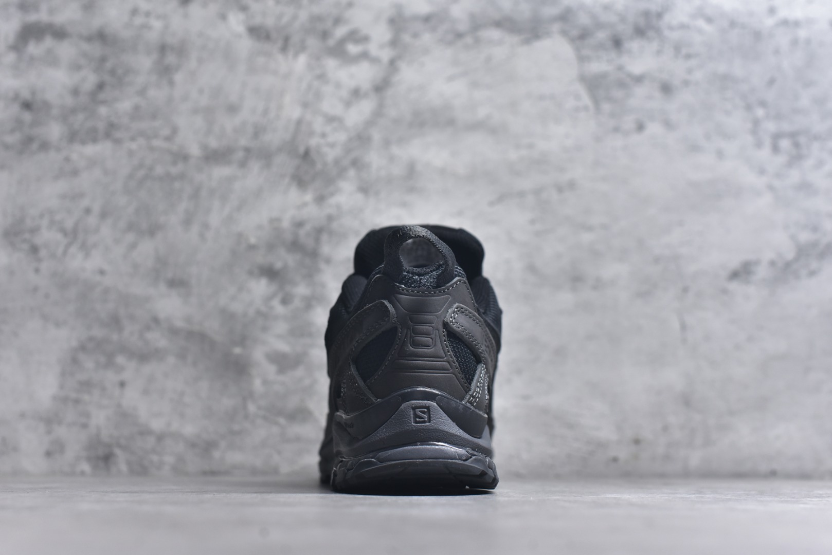 图片[5]-#Salomon萨洛蒙2025秋冬新款XA pro 3D 系列新色系跑步鞋休闲运动鞋 479616 中底搭载全掌玻璃纤维能量板和超厚弹性泡沫中底，跑动时推进力十足，缓震回馈很强，日常通勤或训练都很稳 鞋身长毛牛猄皮面设计，内层材质透气网面 穿着舒适度好 原版材质 原版大底 尺码：36-46-选品中心