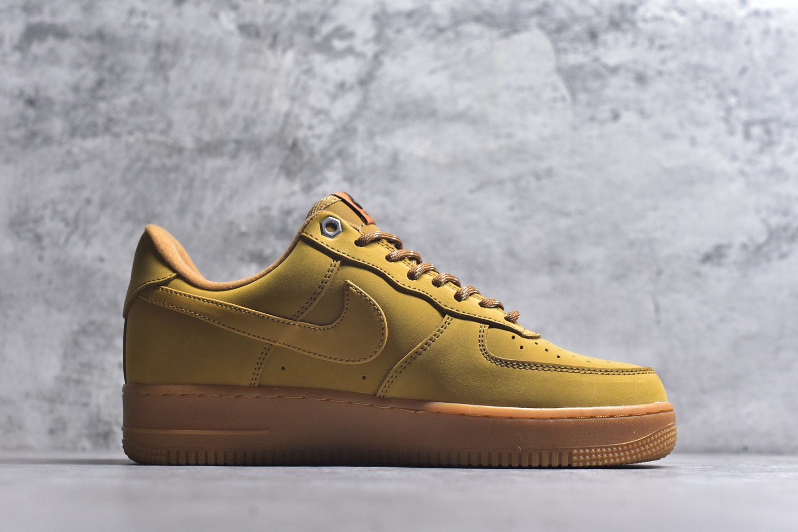 图片[3]-#耐克Nike AIR FORCE 1’07空军一号低帮百搭休闲运动板鞋。柔软、弹性十足的缓震性能和出色的中底设计，横跨复古与现代的外型结合，造就出风靡全球三十多年的Force 1。 货号：CJ9179-200 尺码：36 36.5 37.5 38 38.5 39 40 40.5 41 42 42.5 43 44 45-选品中心