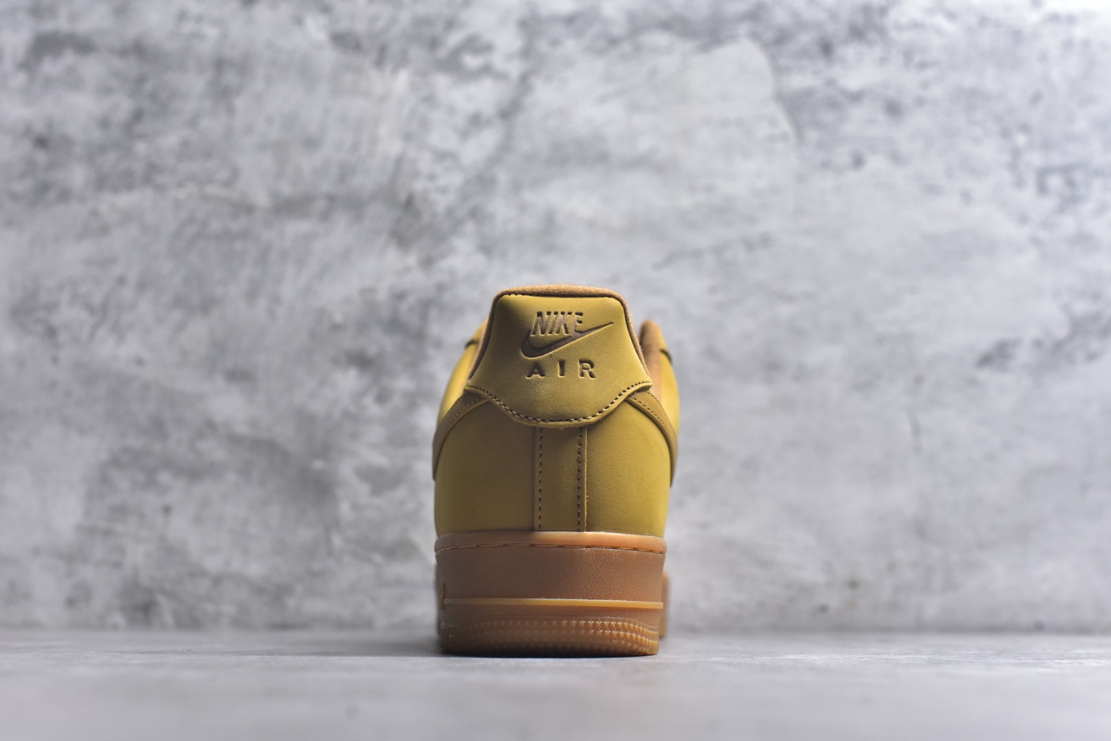 图片[5]-#耐克Nike AIR FORCE 1’07空军一号低帮百搭休闲运动板鞋。柔软、弹性十足的缓震性能和出色的中底设计，横跨复古与现代的外型结合，造就出风靡全球三十多年的Force 1。 货号：CJ9179-200 尺码：36 36.5 37.5 38 38.5 39 40 40.5 41 42 42.5 43 44 45-选品中心