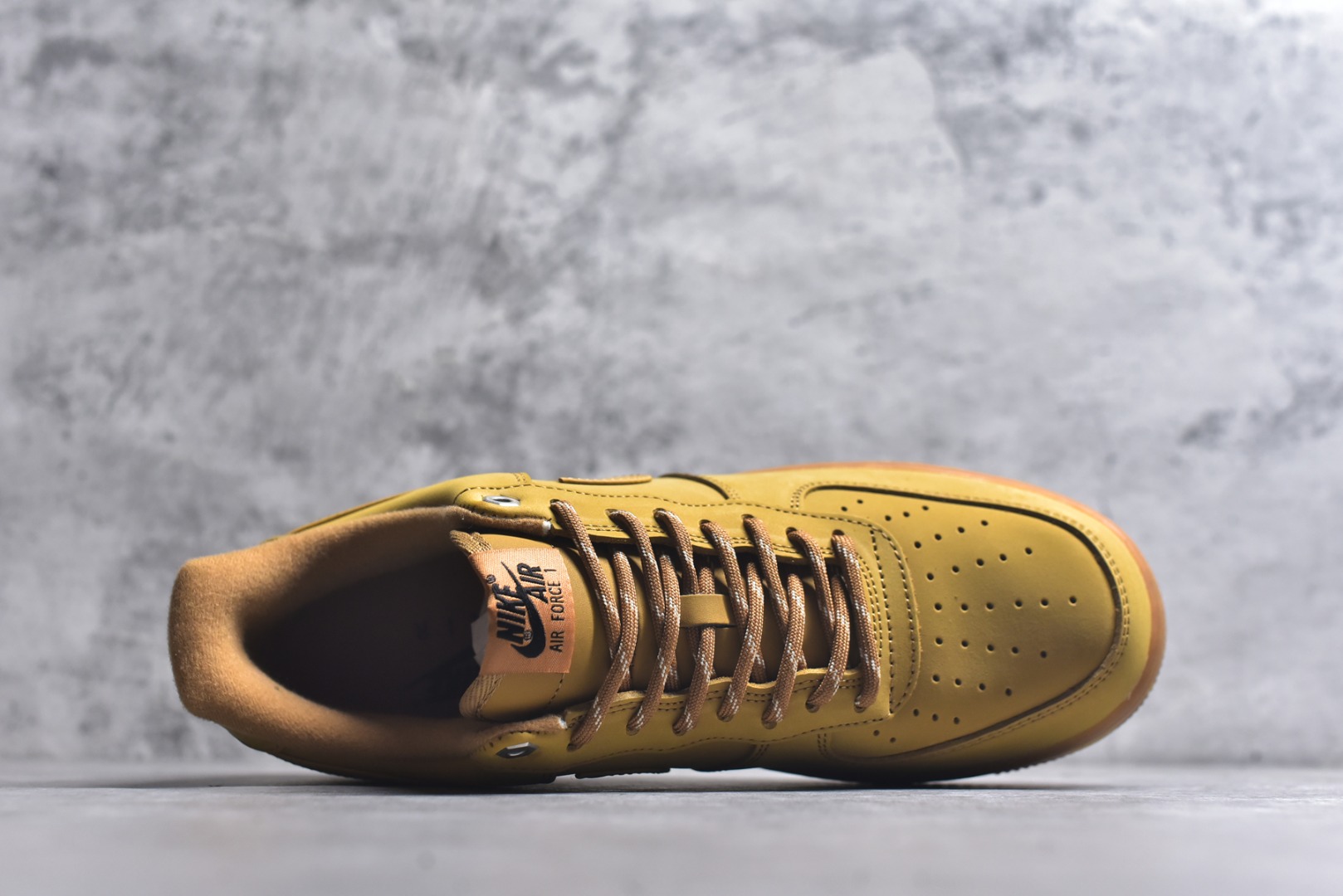 图片[4]-#耐克Nike AIR FORCE 1’07空军一号低帮百搭休闲运动板鞋。柔软、弹性十足的缓震性能和出色的中底设计，横跨复古与现代的外型结合，造就出风靡全球三十多年的Force 1。 货号：CJ9179-200 尺码：36 36.5 37.5 38 38.5 39 40 40.5 41 42 42.5 43 44 45-选品中心