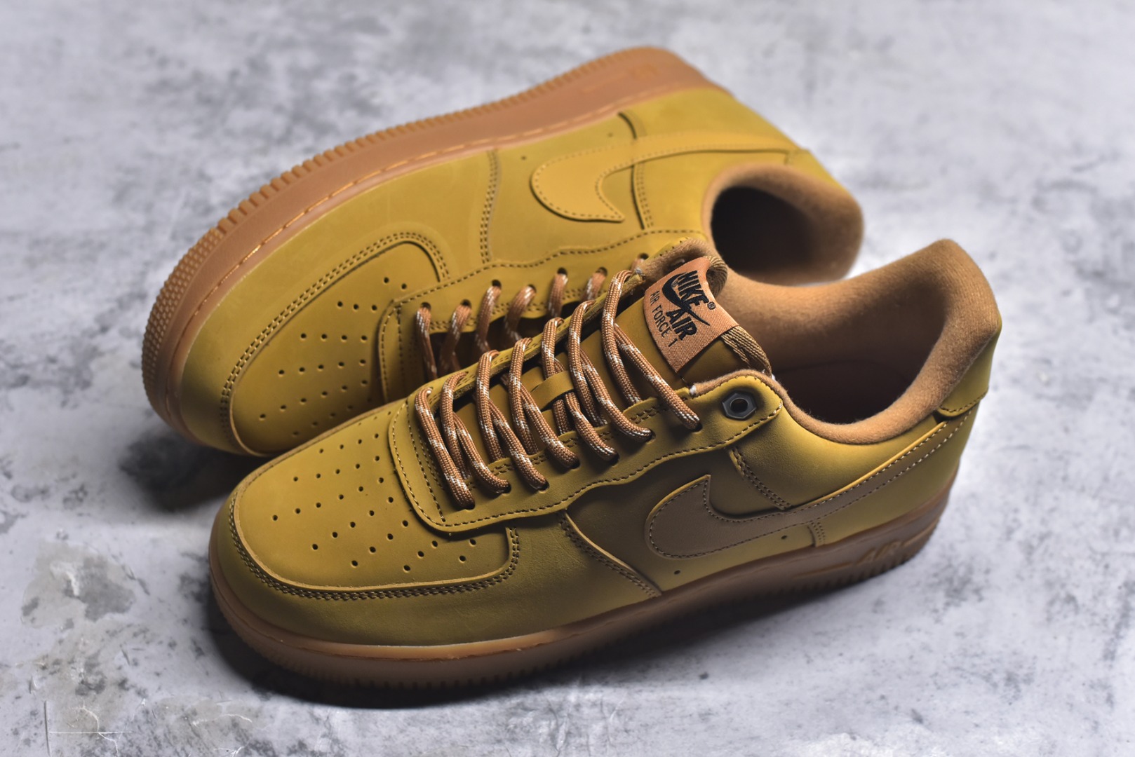 图片[7]-#耐克Nike AIR FORCE 1’07空军一号低帮百搭休闲运动板鞋。柔软、弹性十足的缓震性能和出色的中底设计，横跨复古与现代的外型结合，造就出风靡全球三十多年的Force 1。 货号：CJ9179-200 尺码：36 36.5 37.5 38 38.5 39 40 40.5 41 42 42.5 43 44 45-选品中心