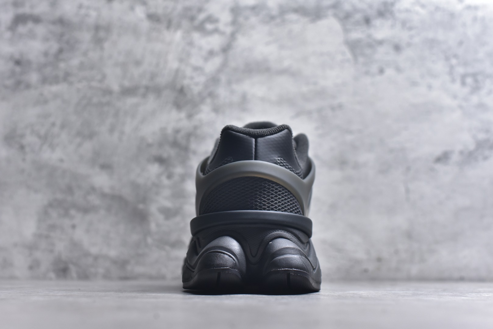 图片[5]-#New Balance NB9060 联名款 复古休闲运动慢跑鞋 U9060IAA #鞋款灵感源自设计师本人对夏日的怀日回忆。鞋面大身由空间双格及磨砂鞋面拼接而生，配以柔和、温暖的粉橘色调，夏日氛围拉满 #采用大面积网眼以及麂皮材质覆盖鞋身，还原经典气质。搭载ABZORB避震科技，由泡沫聚酯制成，上脚可以有效减少由鞋底反弹对身体及双腿的冲击力 尺码：36 37 37.5 38 38.5 39 40 40.5 41 42 42.5 43 44 44.5 45 46.5 3.D4-选品中心