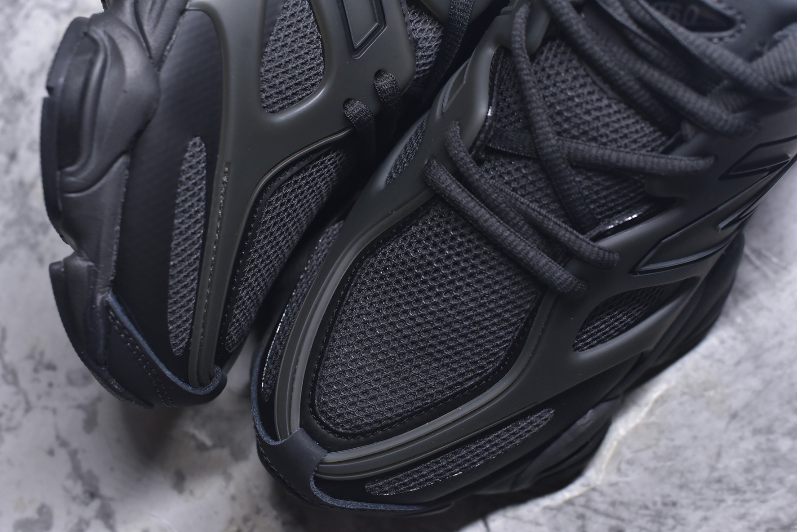 图片[8]-#New Balance NB9060 联名款 复古休闲运动慢跑鞋 U9060IAA #鞋款灵感源自设计师本人对夏日的怀日回忆。鞋面大身由空间双格及磨砂鞋面拼接而生，配以柔和、温暖的粉橘色调，夏日氛围拉满 #采用大面积网眼以及麂皮材质覆盖鞋身，还原经典气质。搭载ABZORB避震科技，由泡沫聚酯制成，上脚可以有效减少由鞋底反弹对身体及双腿的冲击力 尺码：36 37 37.5 38 38.5 39 40 40.5 41 42 42.5 43 44 44.5 45 46.5 3.D4-选品中心