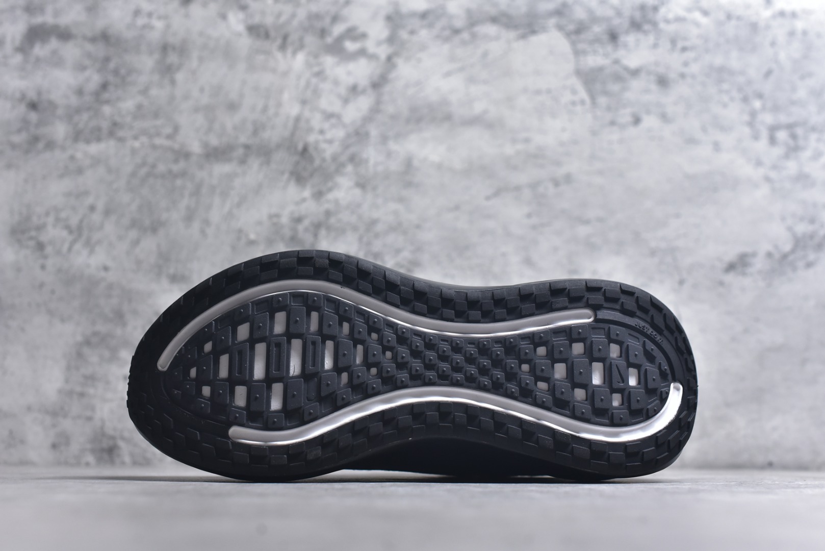 图片[6]-#NIKE VOMERO PLUS V18PLUS 登月 黑色 HV8150-003 男女鞋 36 36.5 37.5 38 38.5 39 40 40.5 41 42 42.5 43 44 44.5 45-选品中心