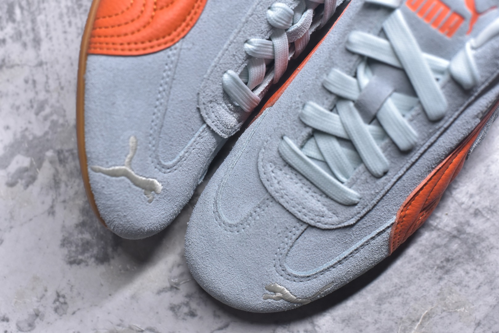 图片[8]-#Puma Speedcat OG Sparco 彪马罗马阿莫尔系列 复古运动休闲赛车跑鞋 绿橙 406329-40 市场第一梯队品质 版型 细节 烫金走线 完全碾压市场任意版本 欢迎对比🆚 工厂耗时3个月开发 原装档案原数据纸版楦型 采用固色翻毛皮鞋面材质(正确二次成型\’猛帮\’成型工艺🆚区别市面版本!!) 外置原数据开发轻量耐磨橡胶大底💪🏻 全球知名运动品牌PUMA宝马赛车系列 融合了宝马车队的标志性配色 以趣味十足又前卫复古的设计引领潮流 将赛道精神融入街头时尚 开启前卫竞速之旅 主打前卫复古风 Roma鞋款的鞋侧以复古的流线造型 缀以宝马经典Logo 巧妙吸睛 而Speedcat鞋款以亮眼三色条纹元素缀以舒适鞋面 赋予了独特的个性美学 演绎赛车的无尽能量 尺码：35-45-选品中心