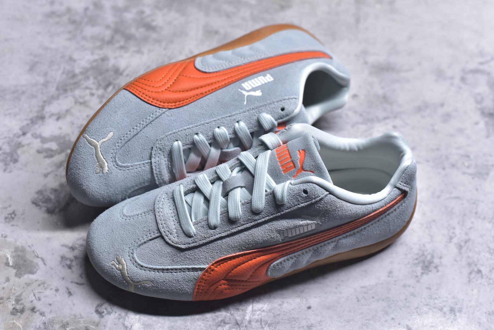图片[7]-#Puma Speedcat OG Sparco 彪马罗马阿莫尔系列 复古运动休闲赛车跑鞋 绿橙 406329-40 市场第一梯队品质 版型 细节 烫金走线 完全碾压市场任意版本 欢迎对比🆚 工厂耗时3个月开发 原装档案原数据纸版楦型 采用固色翻毛皮鞋面材质(正确二次成型\’猛帮\’成型工艺🆚区别市面版本!!) 外置原数据开发轻量耐磨橡胶大底💪🏻 全球知名运动品牌PUMA宝马赛车系列 融合了宝马车队的标志性配色 以趣味十足又前卫复古的设计引领潮流 将赛道精神融入街头时尚 开启前卫竞速之旅 主打前卫复古风 Roma鞋款的鞋侧以复古的流线造型 缀以宝马经典Logo 巧妙吸睛 而Speedcat鞋款以亮眼三色条纹元素缀以舒适鞋面 赋予了独特的个性美学 演绎赛车的无尽能量 尺码：35-45-选品中心