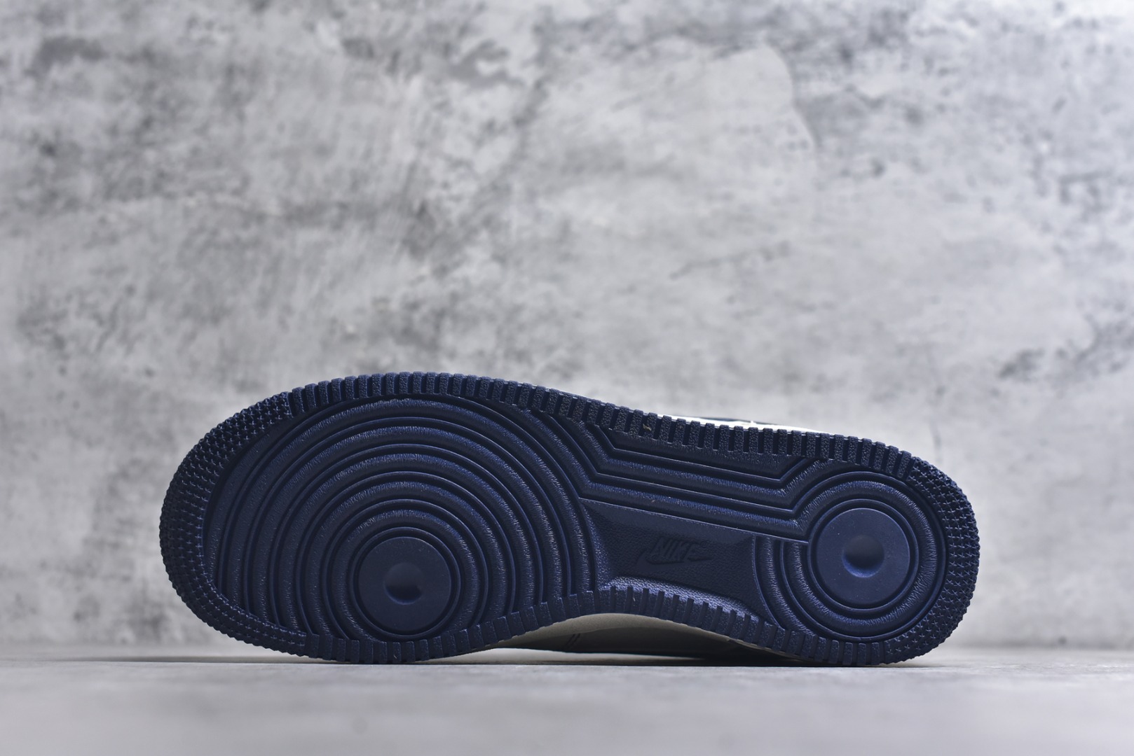 图片[6]-#海外限量发售！公司级NIke Air Force 1 \’07 Low “Supreme联名——午夜蓝”空军一号 低帮 运动鞋 休闲鞋 折边针车 工艺难度大 原楦头原纸板 原装鞋盒 定制五金配件 内置全掌气垫 原厂鞋底 货号：DD1982-319 尺码：36 36.5 37.5 38 38.5 39 40 40.5 41 42 42.5 43 44 44.5 45-选品中心