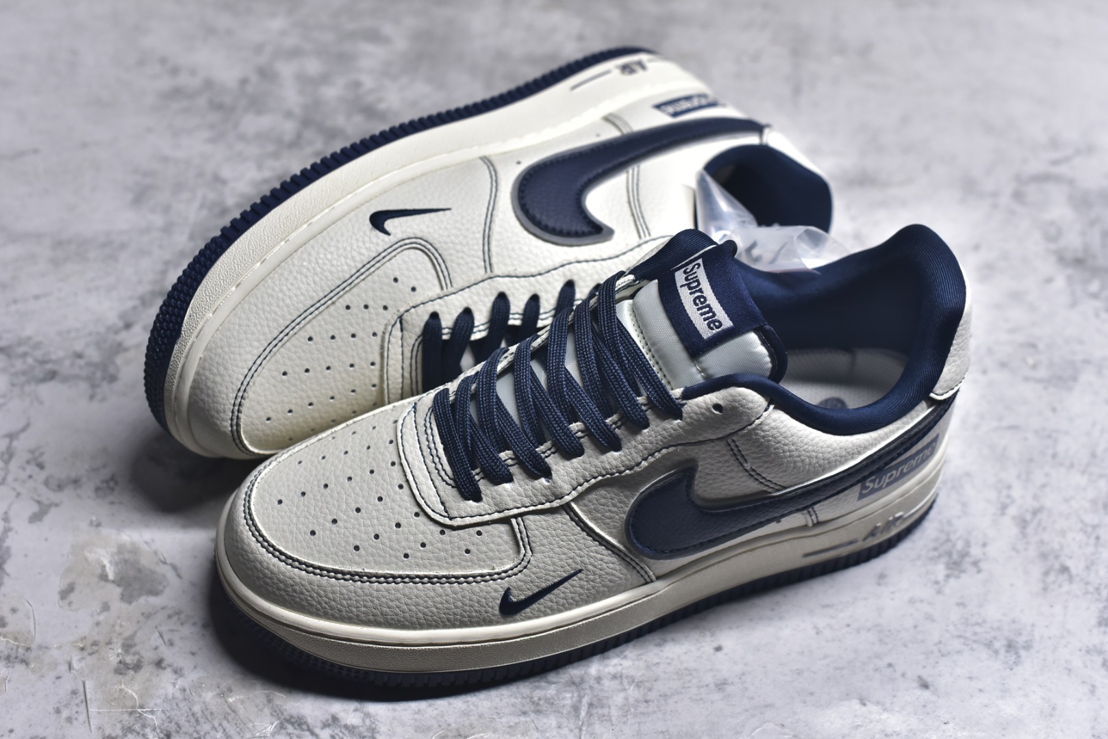 图片[7]-#海外限量发售！公司级NIke Air Force 1 \’07 Low “Supreme联名——午夜蓝”空军一号 低帮 运动鞋 休闲鞋 折边针车 工艺难度大 原楦头原纸板 原装鞋盒 定制五金配件 内置全掌气垫 原厂鞋底 货号：DD1982-319 尺码：36 36.5 37.5 38 38.5 39 40 40.5 41 42 42.5 43 44 44.5 45-选品中心