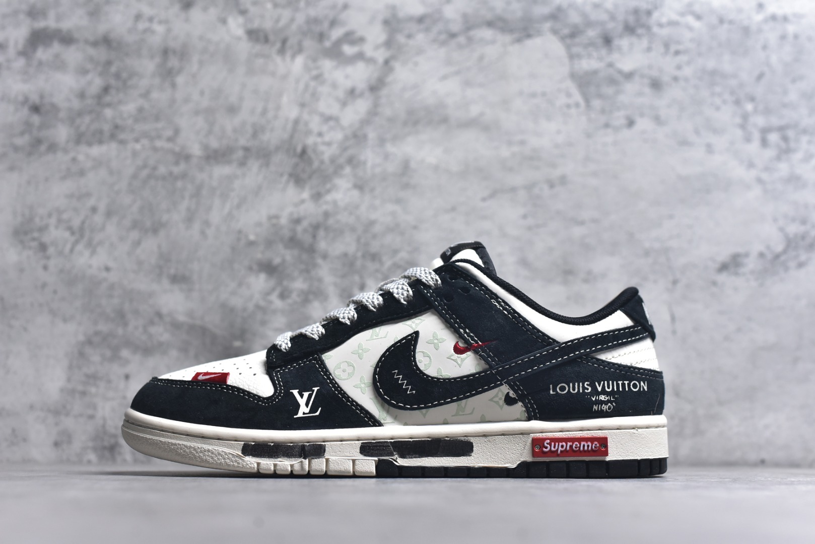 #海外爆款限量发售！Nike SB Dunk Low“LV联名——涂鸦印花” 周年高端定制 低帮休闲板鞋 定制鞋盒 大厂纯原品质出货 超高清洁度 皮料切割干净无任何毛边 细节完美 货号：CX5050-Y19 尺码：36 36.5 37.5 38 38.5 39 40 40.5 41 42 42.5 43 44 44.5 45-选品中心