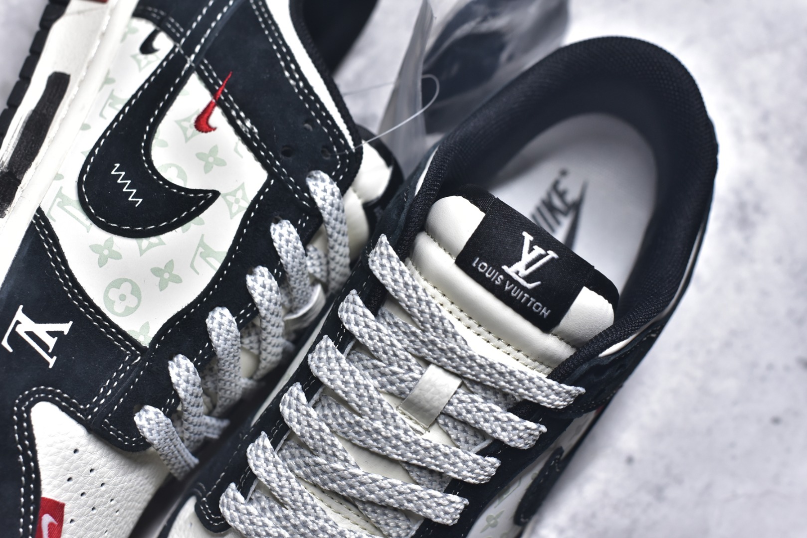 图片[9]-#海外爆款限量发售！Nike SB Dunk Low“LV联名——涂鸦印花” 周年高端定制 低帮休闲板鞋 定制鞋盒 大厂纯原品质出货 超高清洁度 皮料切割干净无任何毛边 细节完美 货号：CX5050-Y19 尺码：36 36.5 37.5 38 38.5 39 40 40.5 41 42 42.5 43 44 44.5 45-选品中心