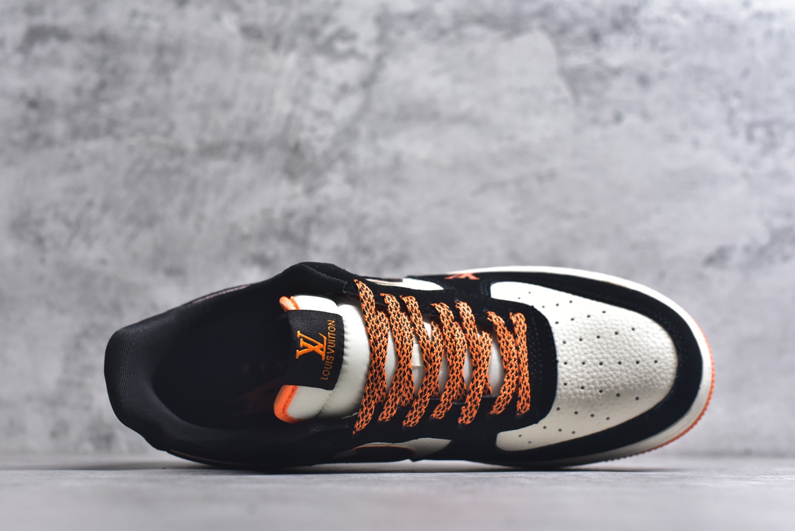 图片[4]-#海外爆款限量发售！公司级Nike Air Force 1 \’07 Low “LV联名——双拼米黑橙”空军一号 高端定制 低帮 运动鞋 休闲鞋 折边针车 工艺难度大 原楦头原纸板 原装鞋盒 定制五金配件 内置全掌气垫 原厂鞋底 货号：KJ1688-025 尺码：36 36.5 37.5 38 38.5 39 40 40.5 41 42 42.5 43 44 44.5 45-选品中心