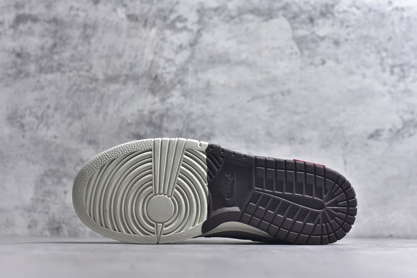 图片[6]-#Nike SB Dunk Low“LV联名——白咖啡” 高端定制 低帮休闲板鞋 定制鞋盒 Ortholite鞋垫透气防臭 大厂纯原品质出货 超高清洁度 皮料切割干净无任何毛边 细节完美 货号：YF9511-906 尺码：36 36.5 37.5 38 38.5 39 40 40.5 41 42 42.5 43 44 44.5 45-选品中心