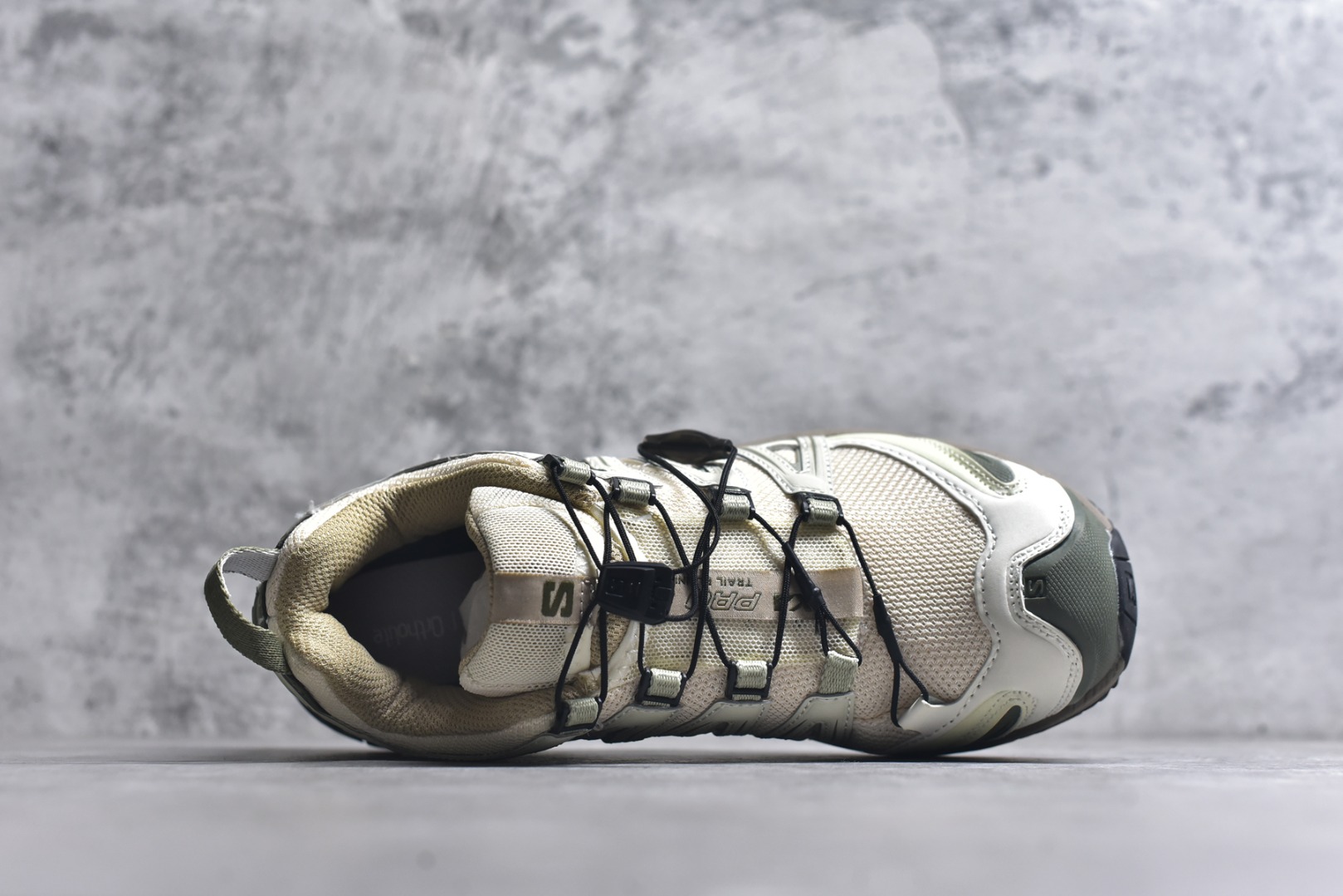 图片[4]-#Salomon XA PRO 3D 萨洛蒙户外越野跑鞋 鞋面采用SENSIFIT贴合技术 全方位贴合包裹脚型 鞋跟部鞋底牵引设计 提供强大的抓地性能 更适应野外崎岖不平的道路 其3D ADVANCED CHASSIS底盘 材料轻量大化 钉齿设计更具稳定性、防护性 鞋底易磨损区运用CONTAGRIP高耐磨材料 应对城市硬质路面长距离跑考验 尺码：36-45-选品中心