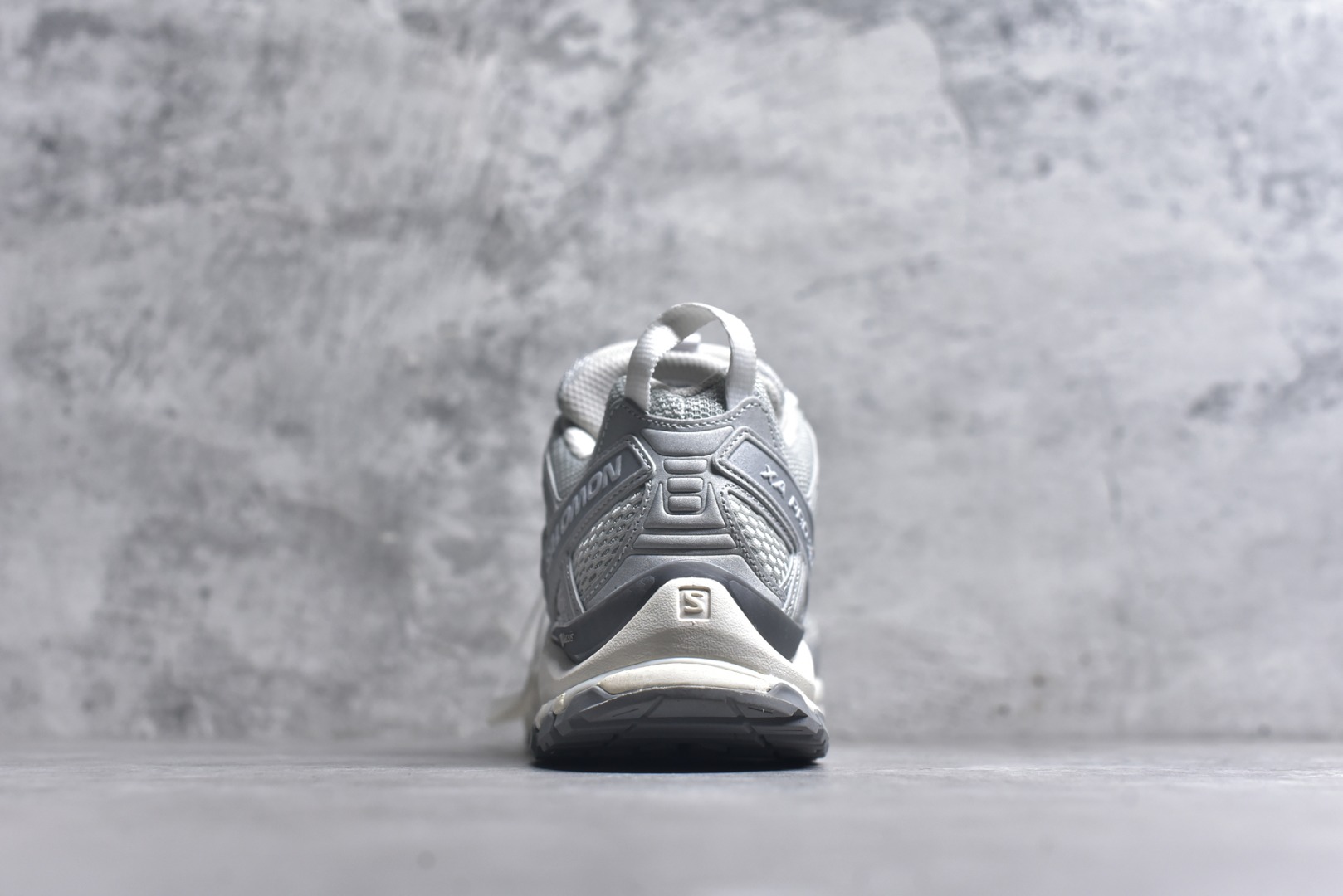 图片[5]-#Salomon XA PRO 3D 萨洛蒙户外越野跑鞋 鞋面采用SENSIFIT贴合技术 全方位贴合包裹脚型 鞋跟部鞋底牵引设计 提供强大的抓地性能 更适应野外崎岖不平的道路 其3D ADVANCED CHASSIS底盘 材料轻量大化 钉齿设计更具稳定性、防护性 鞋底易磨损区运用CONTAGRIP高耐磨材料 应对城市硬质路面长距离跑考验 尺码：36-45-选品中心