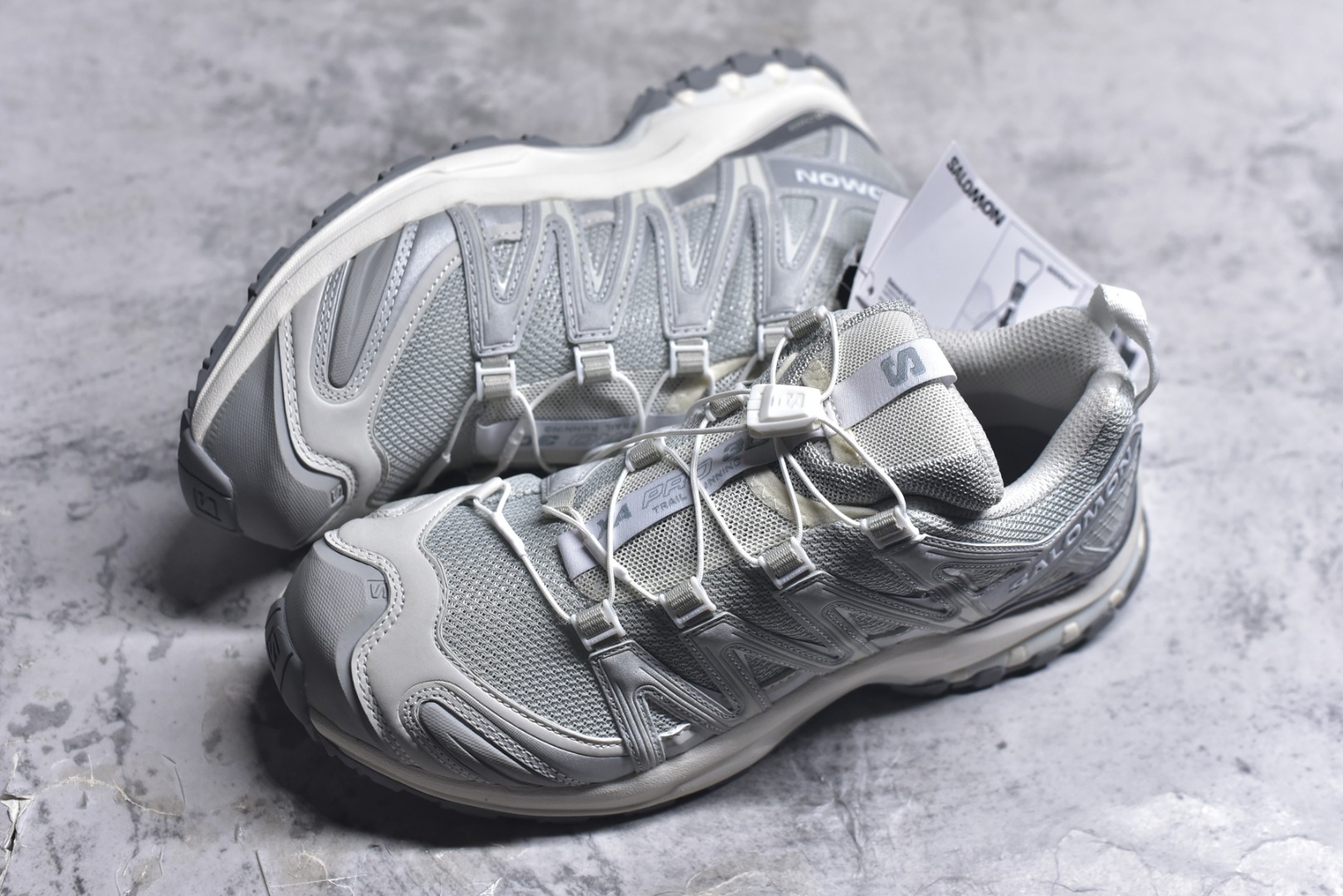 图片[7]-#Salomon XA PRO 3D 萨洛蒙户外越野跑鞋 鞋面采用SENSIFIT贴合技术 全方位贴合包裹脚型 鞋跟部鞋底牵引设计 提供强大的抓地性能 更适应野外崎岖不平的道路 其3D ADVANCED CHASSIS底盘 材料轻量大化 钉齿设计更具稳定性、防护性 鞋底易磨损区运用CONTAGRIP高耐磨材料 应对城市硬质路面长距离跑考验 尺码：36-45-选品中心