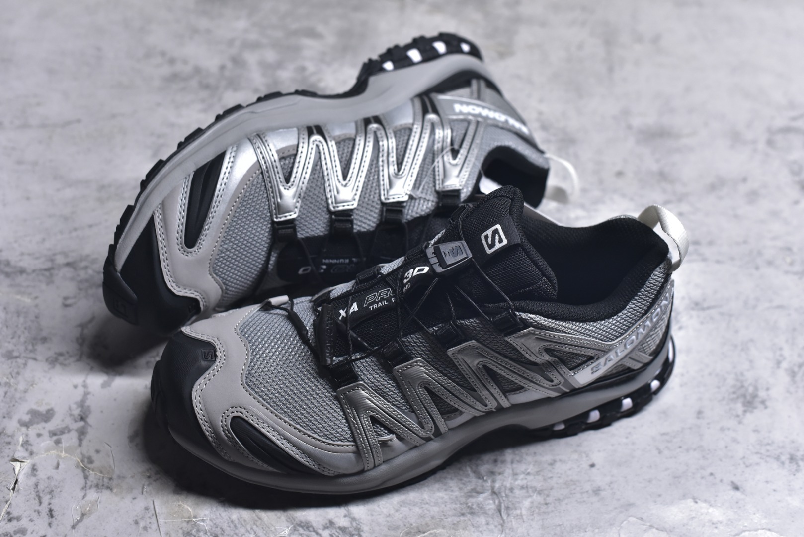 图片[7]-#Salomon XA PRO 3D 萨洛蒙户外越野跑鞋 鞋面采用SENSIFIT贴合技术 全方位贴合包裹脚型 鞋跟部鞋底牵引设计 提供强大的抓地性能 更适应野外崎岖不平的道路 其3D ADVANCED CHASSIS底盘 材料轻量大化 钉齿设计更具稳定性、防护性 鞋底易磨损区运用CONTAGRIP高耐磨材料 应对城市硬质路面长距离跑考验 尺码：36-45-选品中心