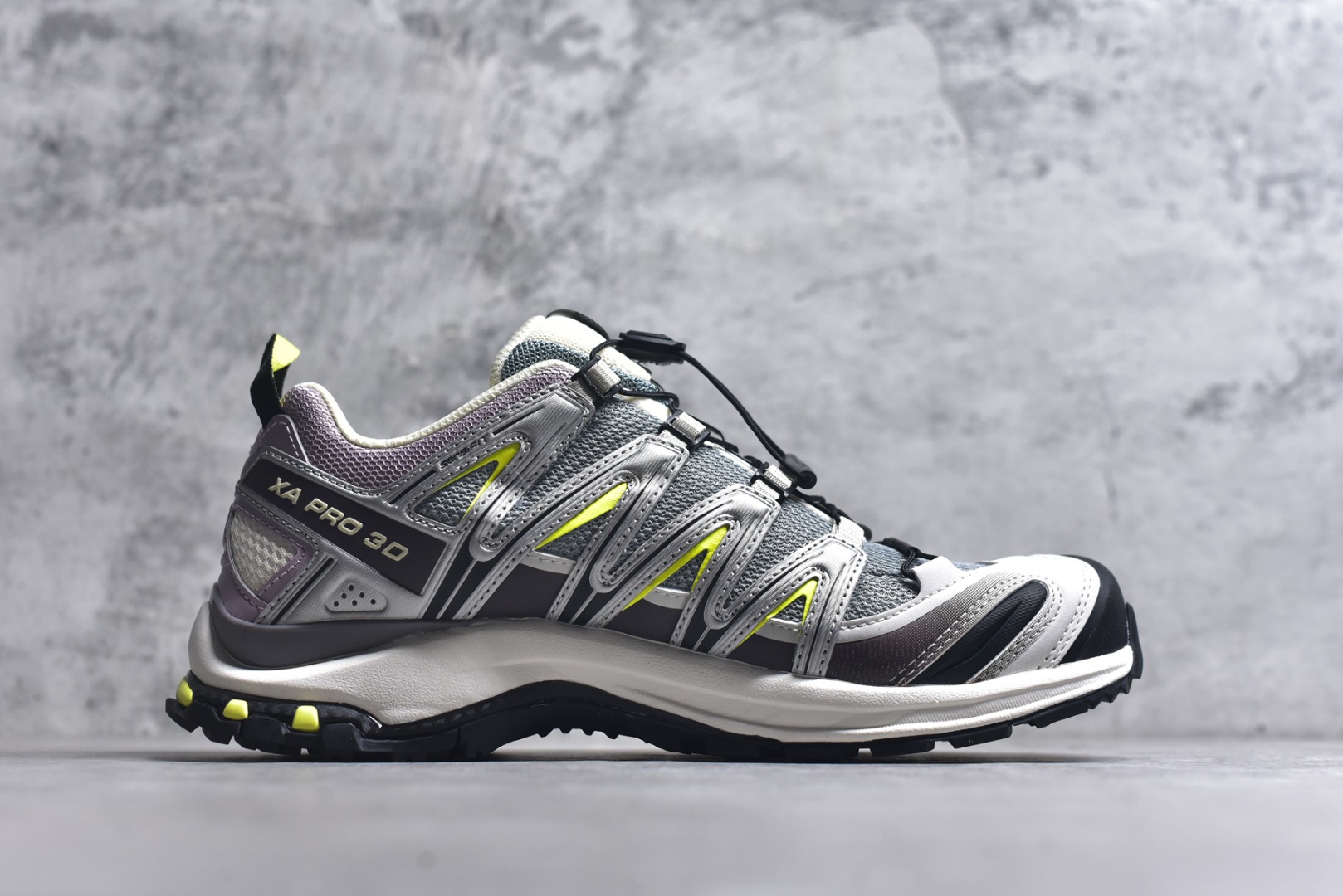 图片[3]-#Salomon XA PRO 3D 萨洛蒙户外越野跑鞋 鞋面采用SENSIFIT贴合技术 全方位贴合包裹脚型 鞋跟部鞋底牵引设计 提供强大的抓地性能 更适应野外崎岖不平的道路 其3D ADVANCED CHASSIS底盘 材料轻量大化 钉齿设计更具稳定性、防护性 鞋底易磨损区运用CONTAGRIP高耐磨材料 应对城市硬质路面长距离跑考验 尺码：36-45-选品中心