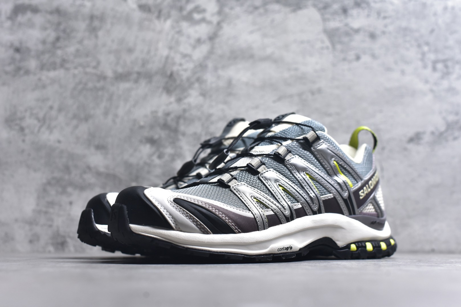 图片[2]-#Salomon XA PRO 3D 萨洛蒙户外越野跑鞋 鞋面采用SENSIFIT贴合技术 全方位贴合包裹脚型 鞋跟部鞋底牵引设计 提供强大的抓地性能 更适应野外崎岖不平的道路 其3D ADVANCED CHASSIS底盘 材料轻量大化 钉齿设计更具稳定性、防护性 鞋底易磨损区运用CONTAGRIP高耐磨材料 应对城市硬质路面长距离跑考验 尺码：36-45-选品中心