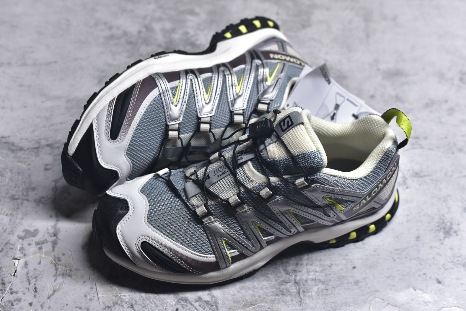 图片[7]-#Salomon XA PRO 3D 萨洛蒙户外越野跑鞋 鞋面采用SENSIFIT贴合技术 全方位贴合包裹脚型 鞋跟部鞋底牵引设计 提供强大的抓地性能 更适应野外崎岖不平的道路 其3D ADVANCED CHASSIS底盘 材料轻量大化 钉齿设计更具稳定性、防护性 鞋底易磨损区运用CONTAGRIP高耐磨材料 应对城市硬质路面长距离跑考验 尺码：36-45-选品中心